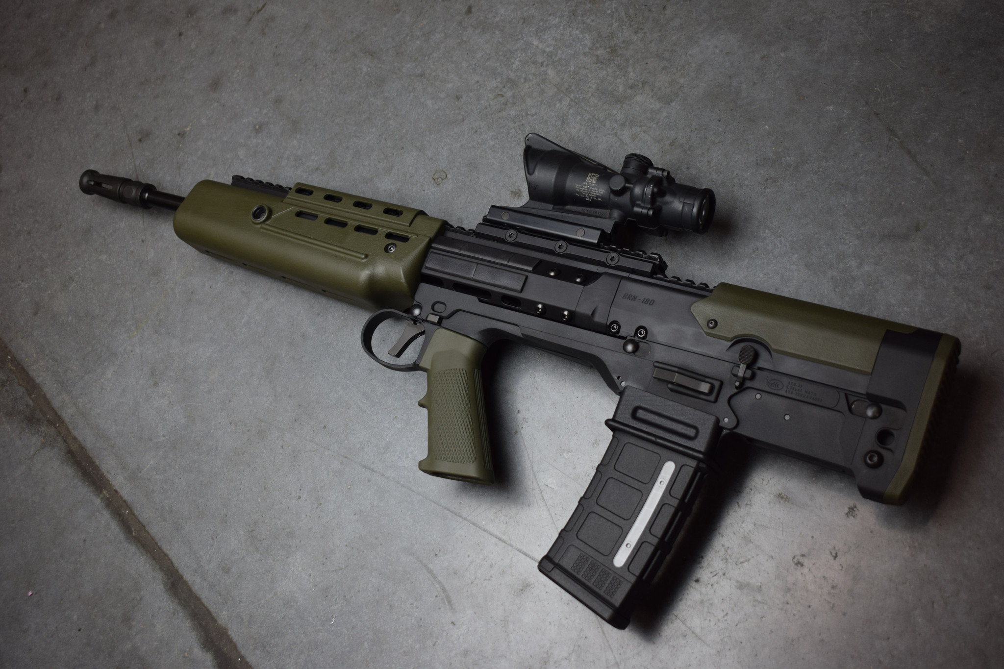 BRN 180 w skórze L85