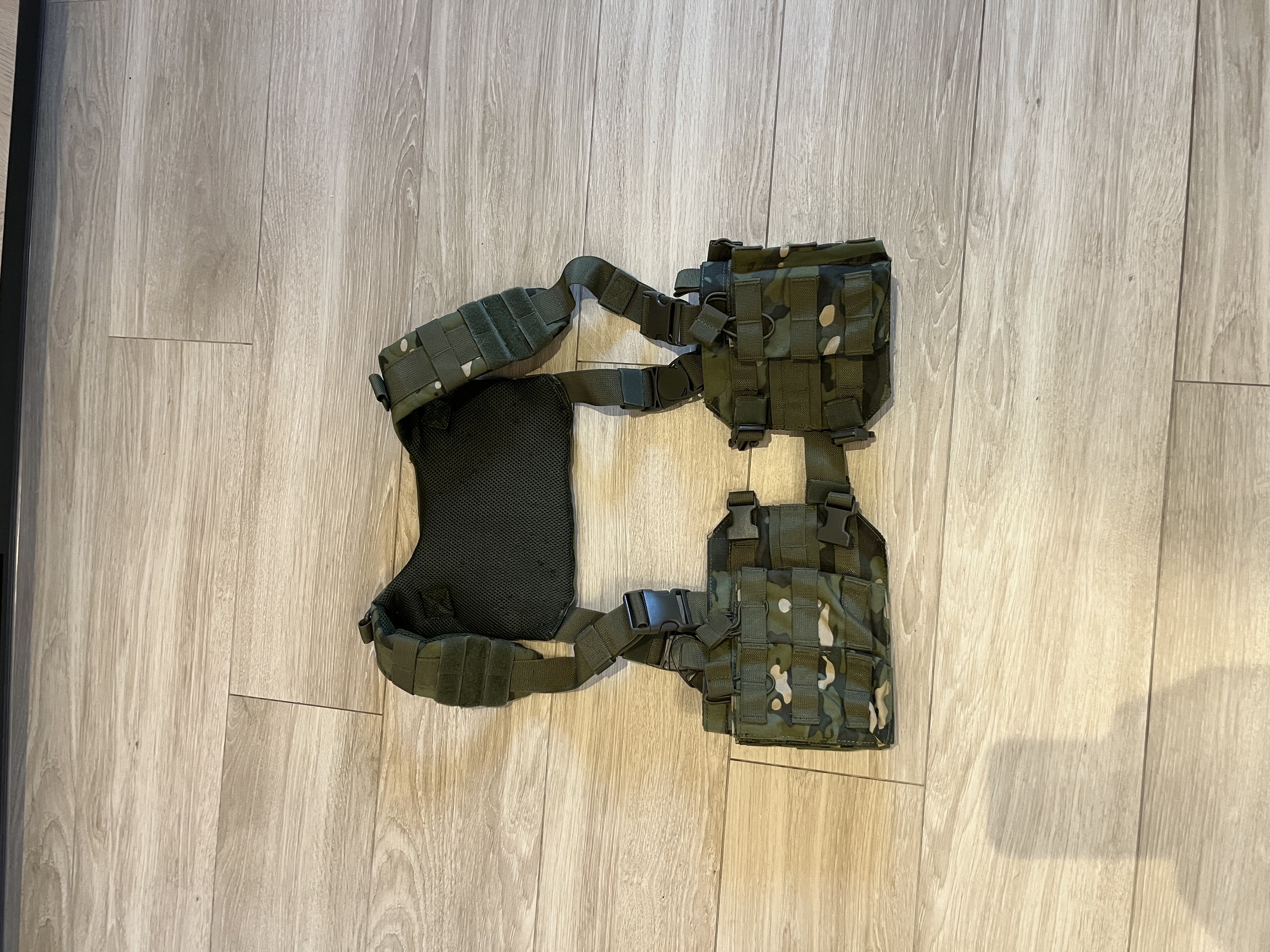 8Fields Ronin i zawieszenie Multicam Tropic
