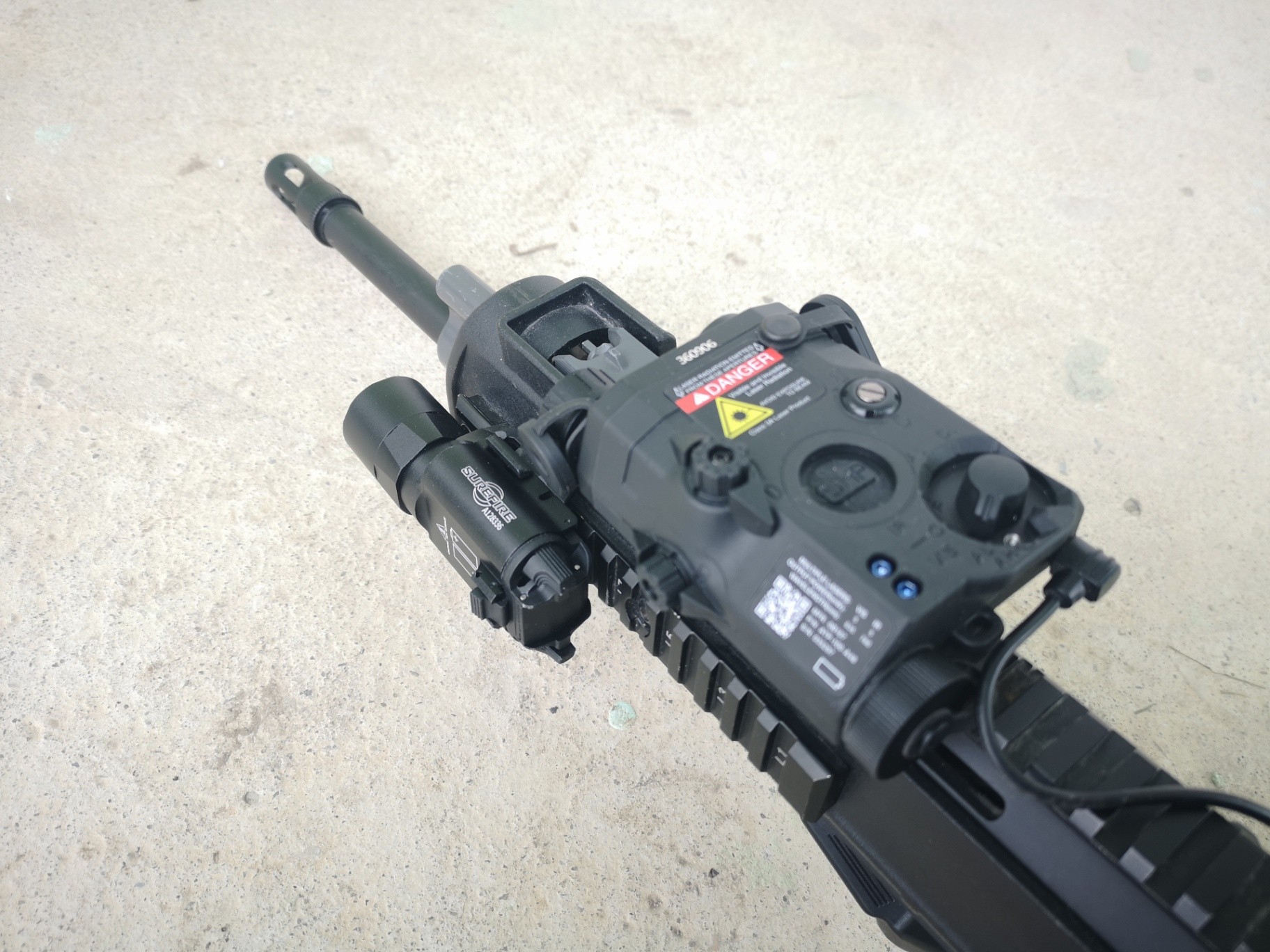 AN-PEQ 15 czerwony laser, latarka, IR od WADSN