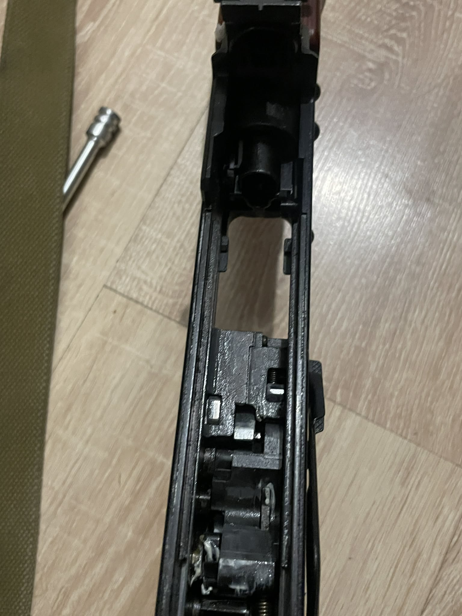 AKM GBB Tokyo Marui i 5 magazynków + pas radziecki