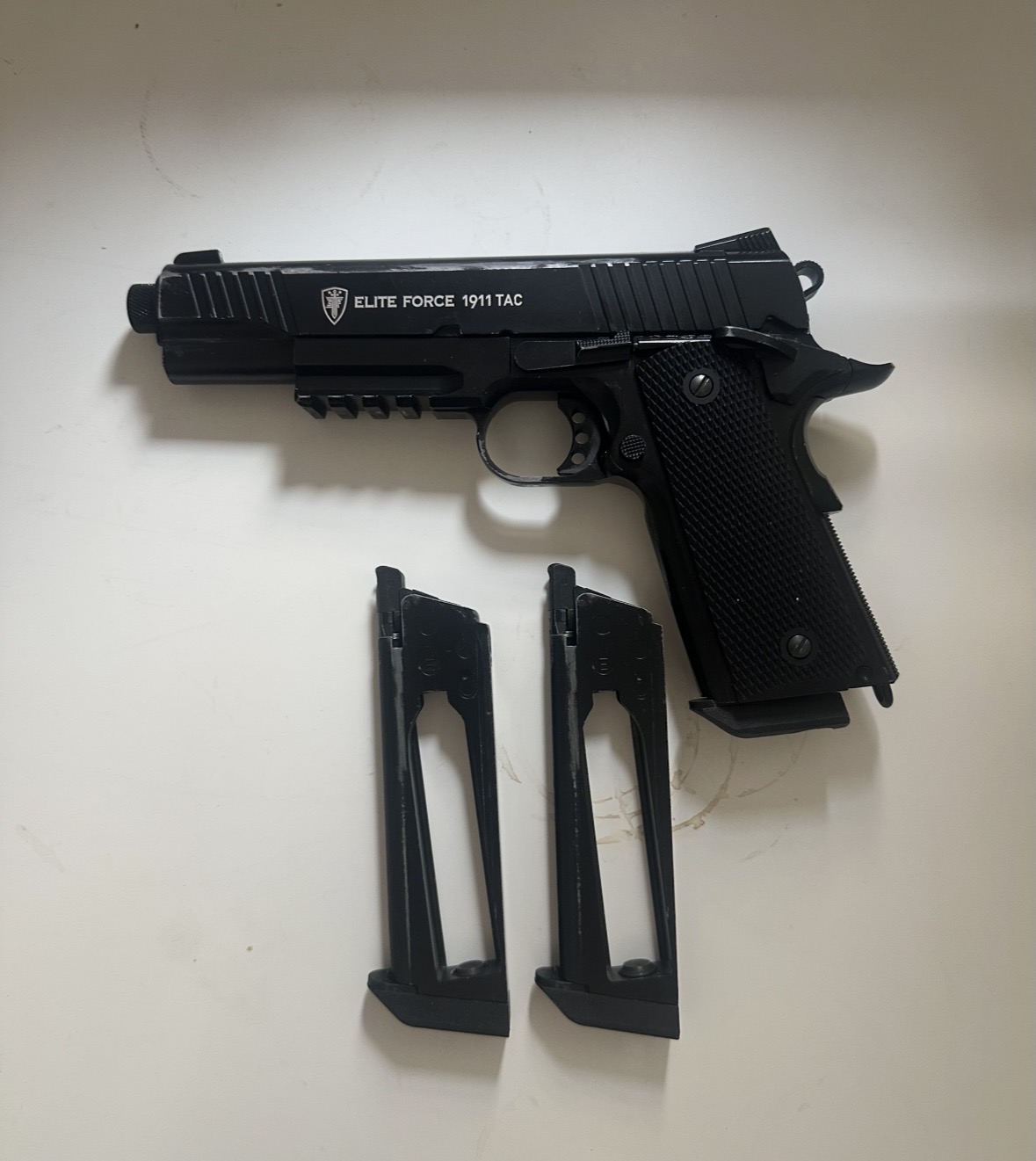 Elite Force m1911 tac co2 + 3 magi