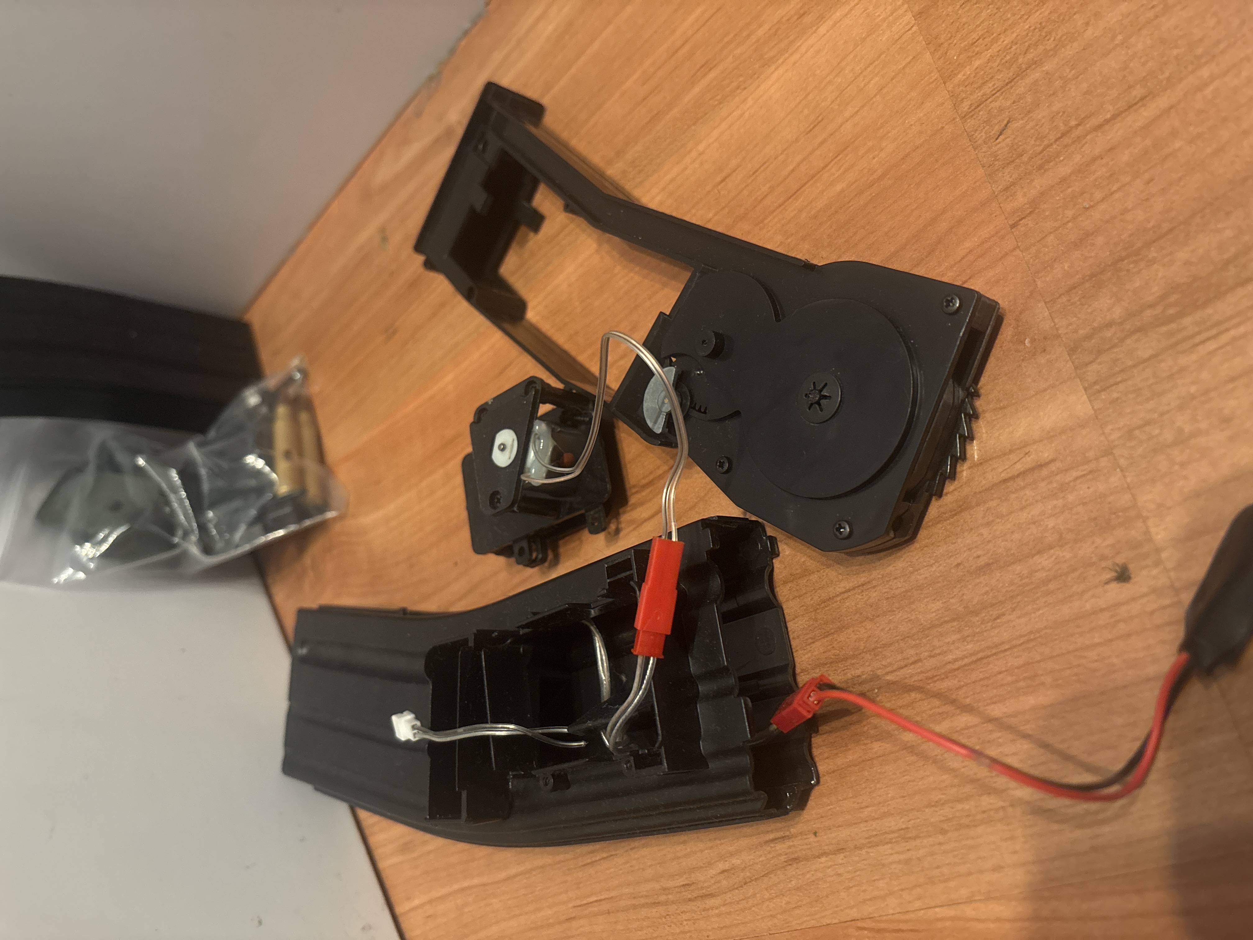 Battleaxe elektryczny magazynek w częściach