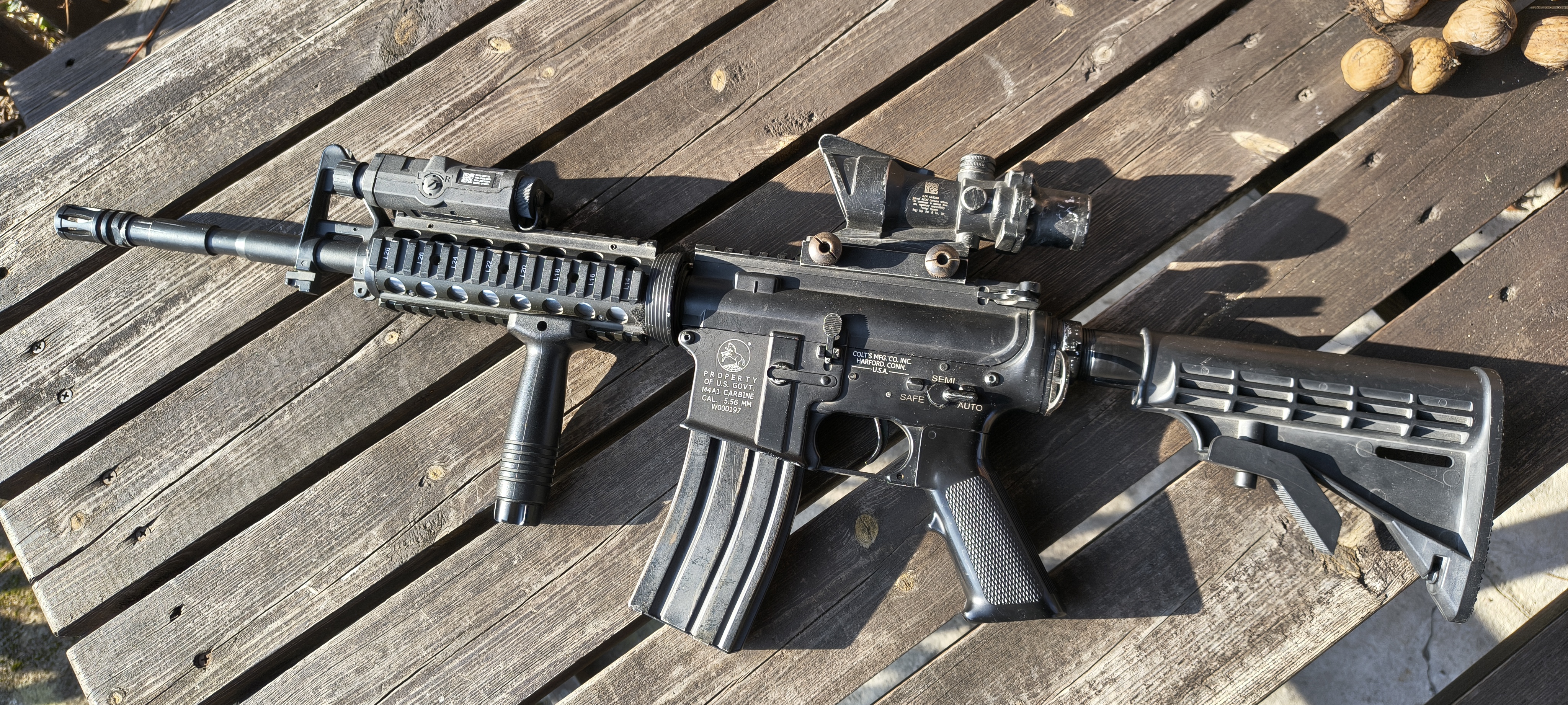 M4 P&J z oznaczeniami + luneta ACOG+ PEQ