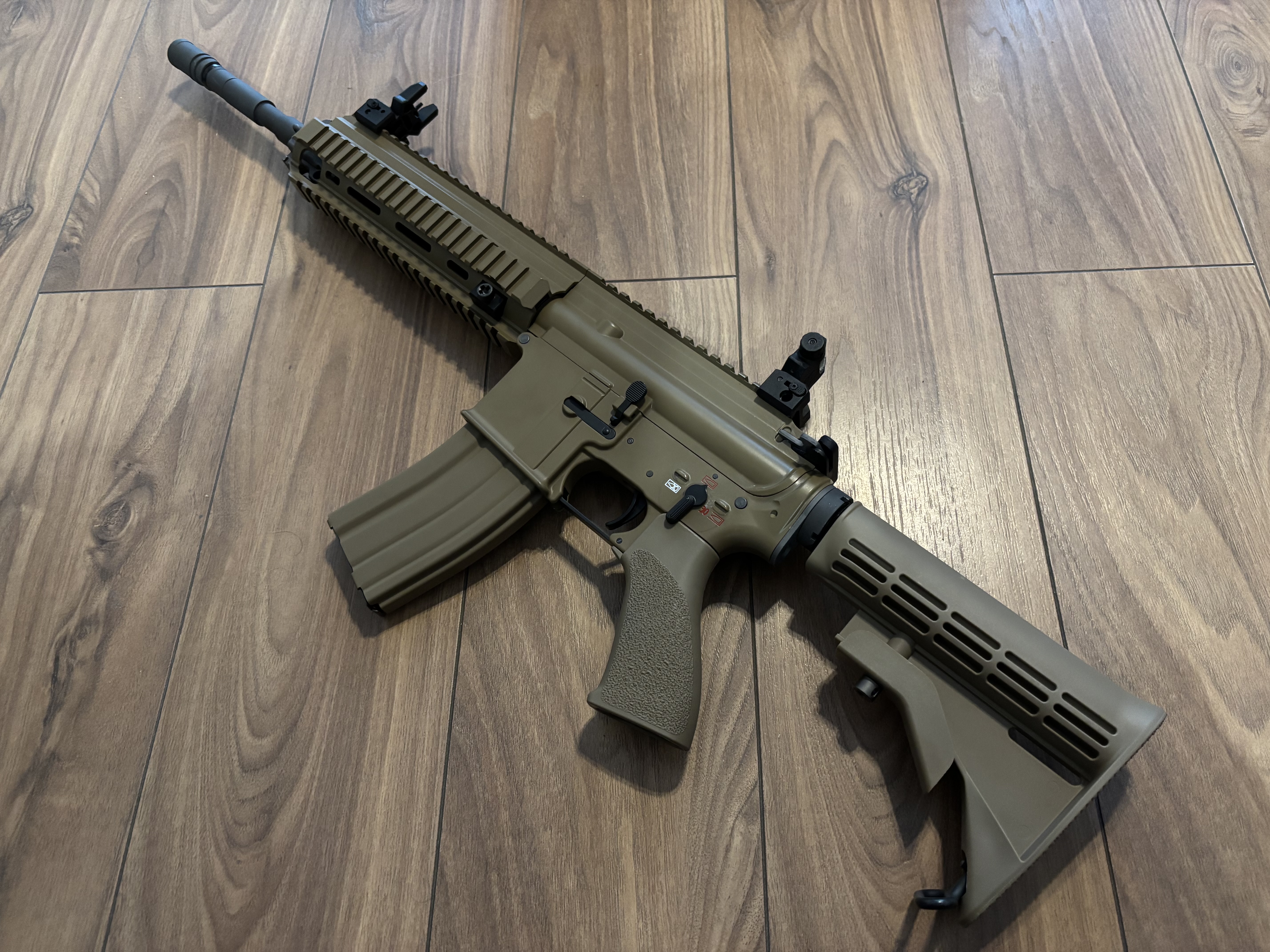 Replika HK416 WE 888v3 OPEN BOLT zasilana CO2 i green gazem