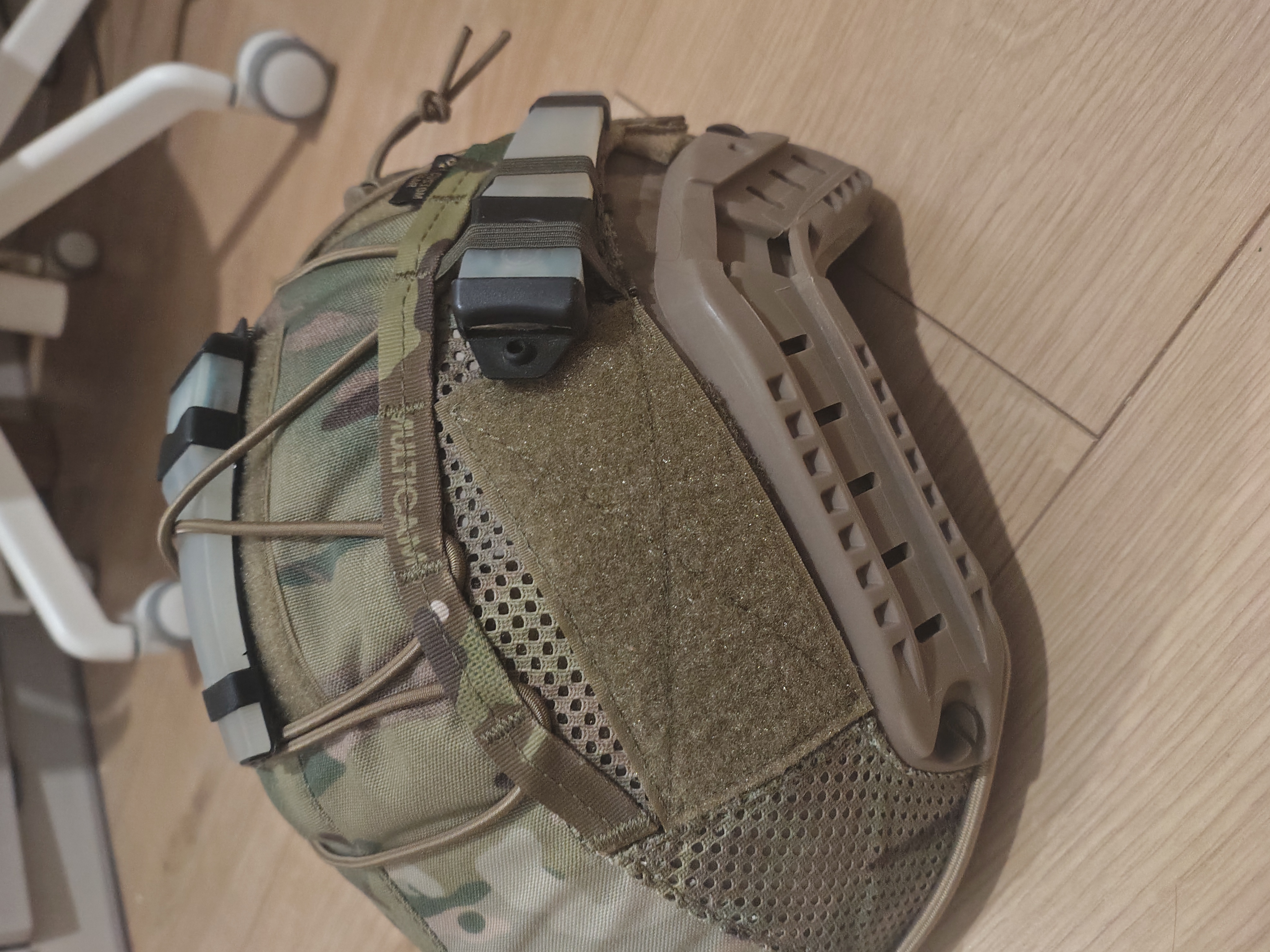 Replika hełmu FMA plus pokrowiec DBR Custom Gear