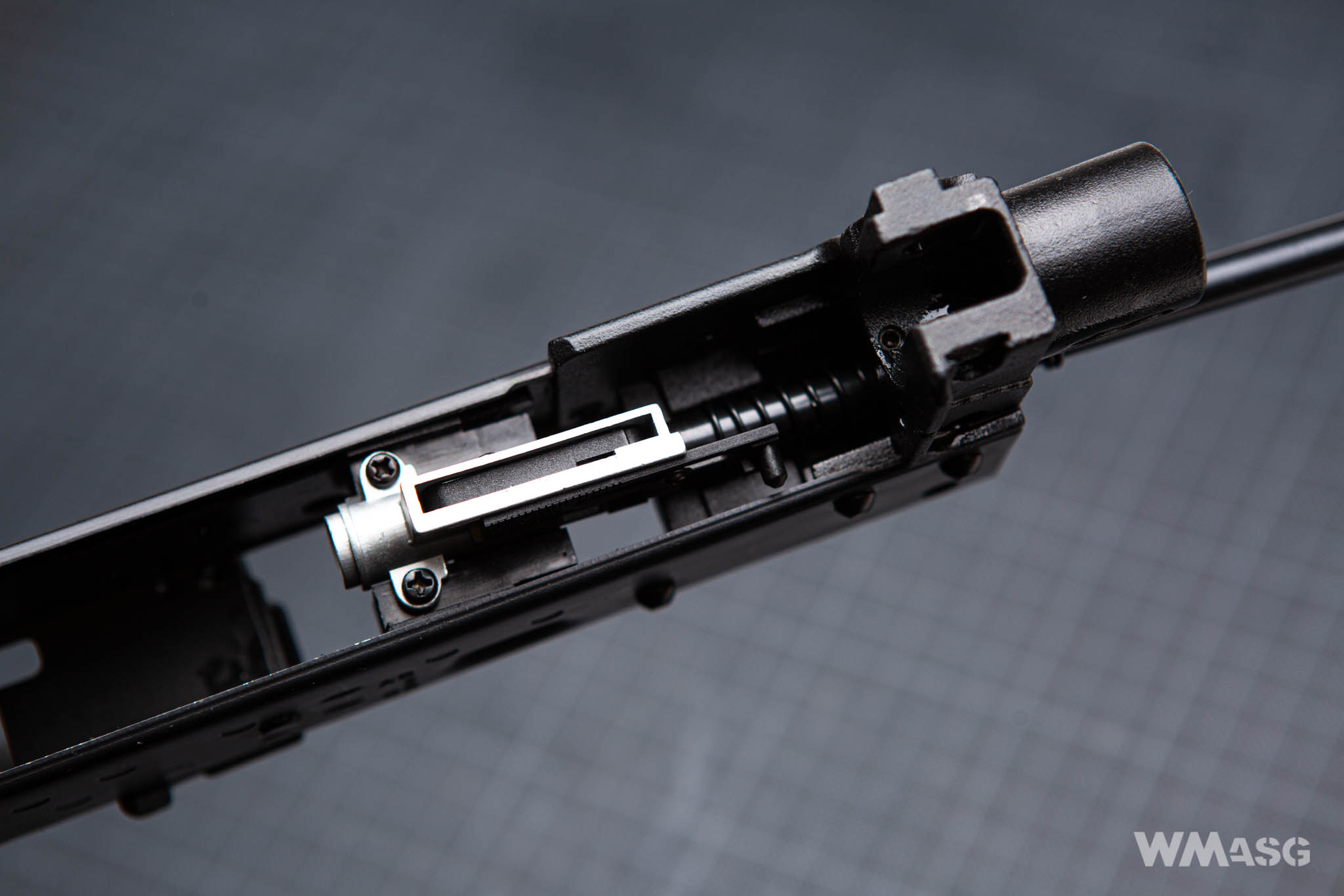 AK12 Arcturus (AT-AK12) wewnątrz