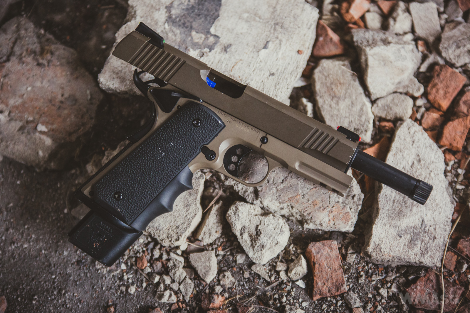 ARMY ARMAMENT R32 SANDSTORM VOL. 3