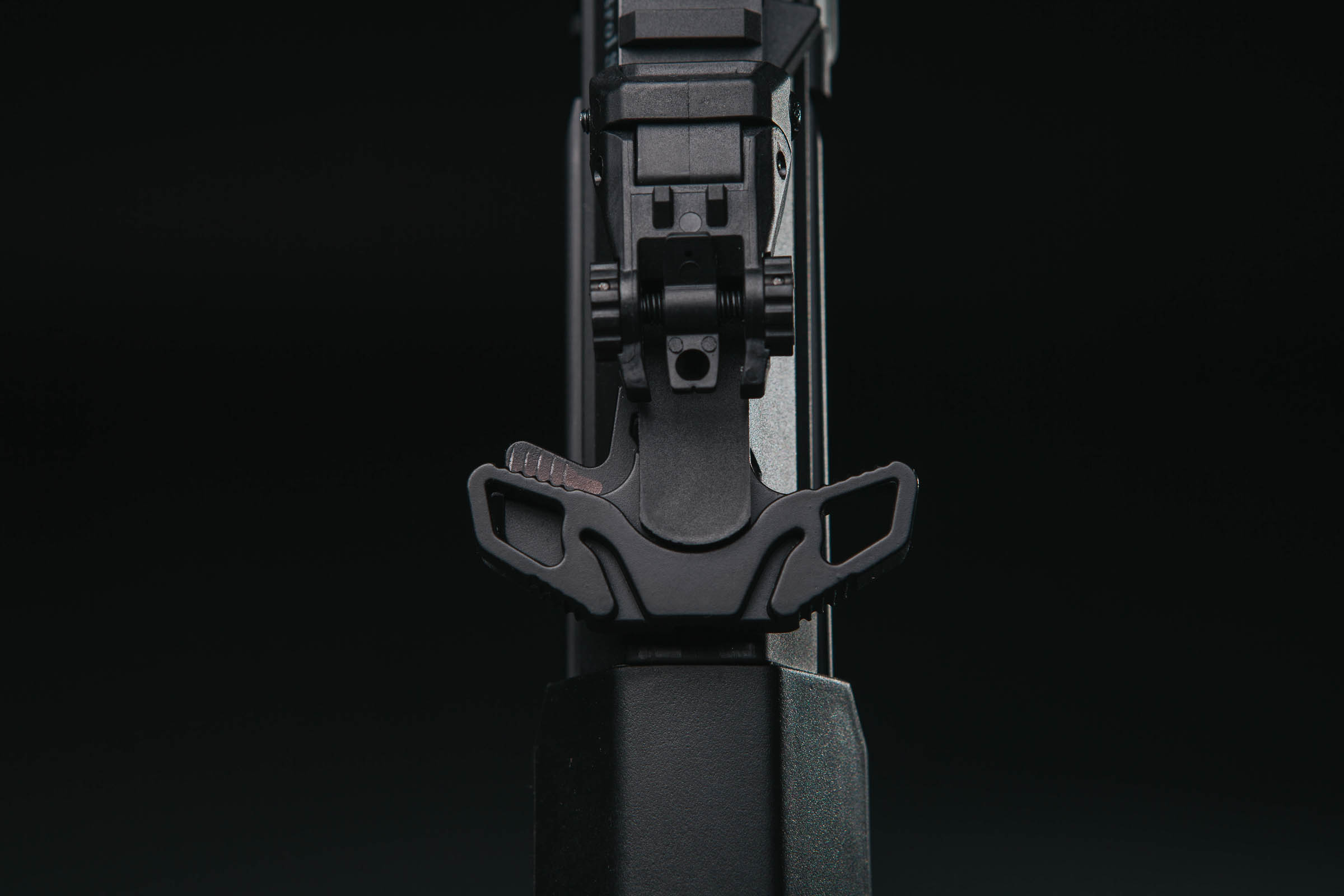 Double Eagle M904G Honey Badger z zewnątrz