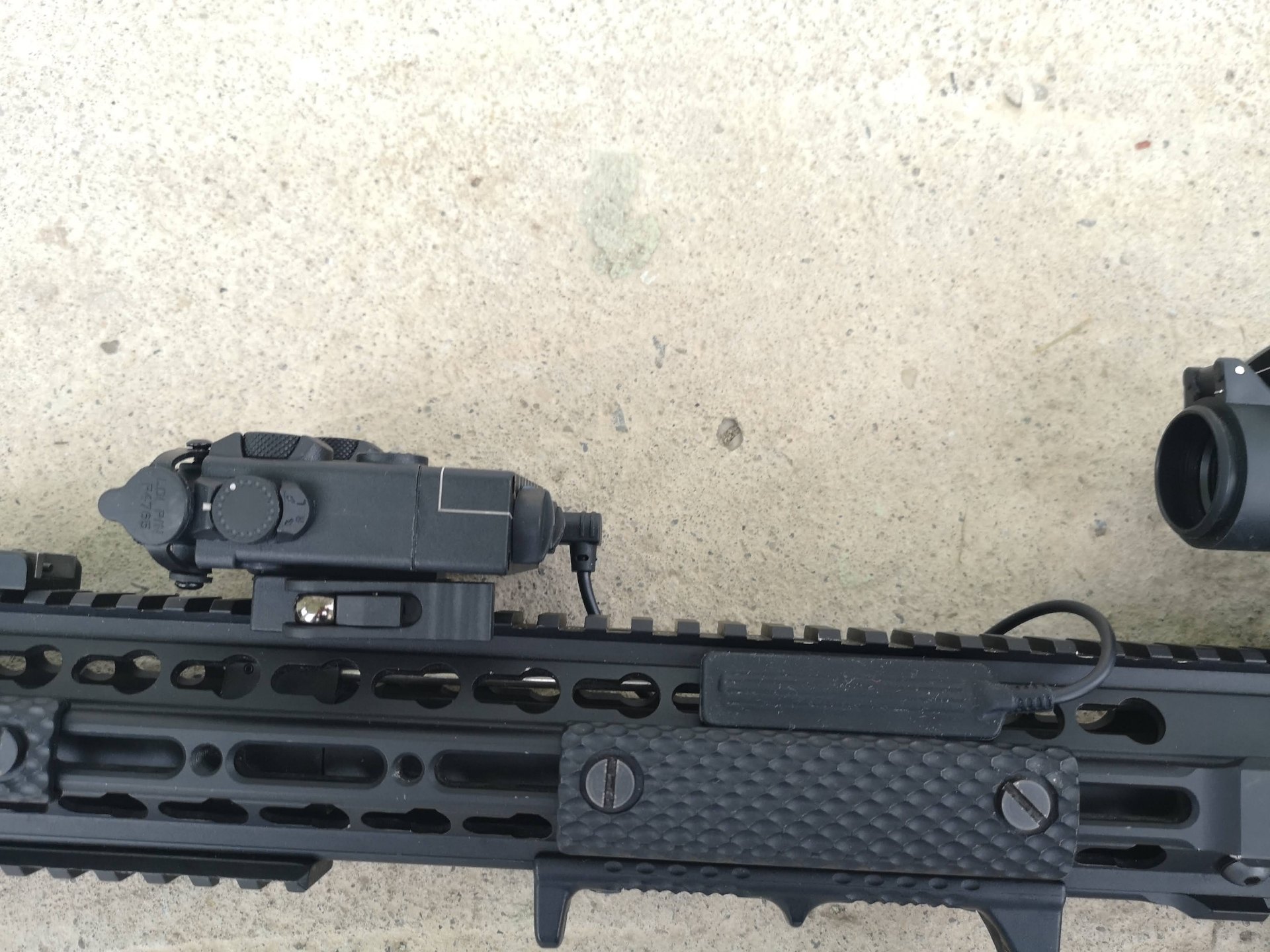 DBAL-A2 latarka, czerwony laser WADSN