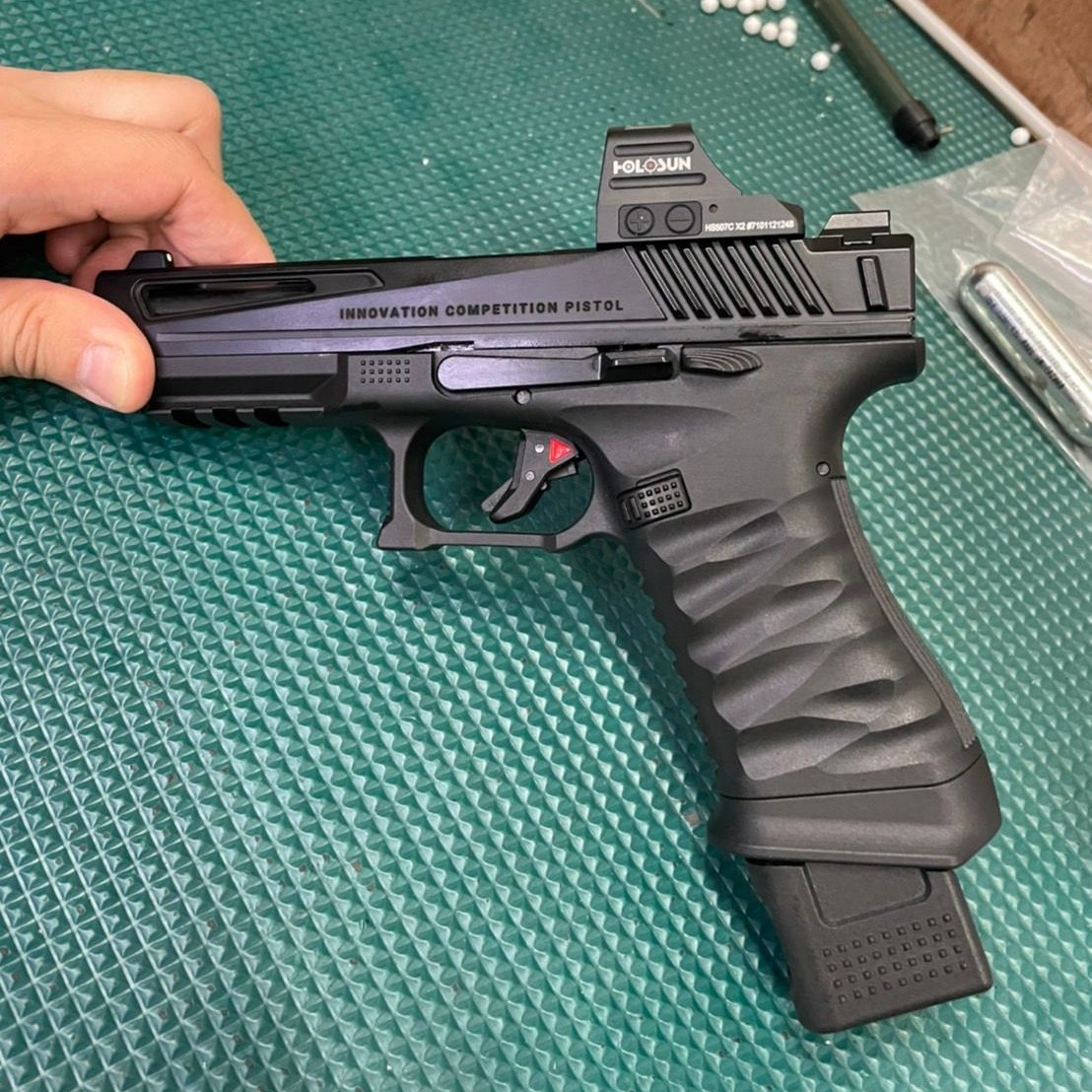 Innovation Competition Pistol i HiCapa Challanger na CO2 od ICS