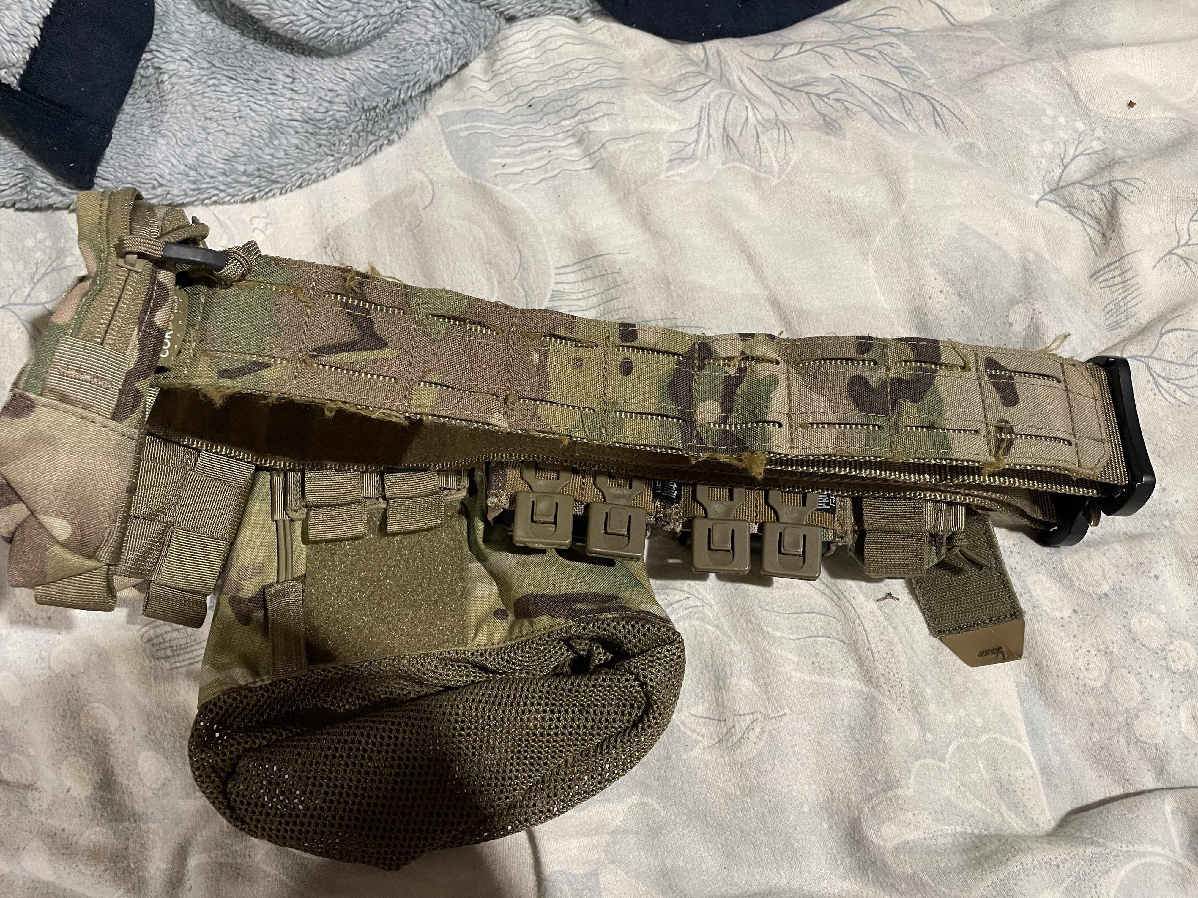 Pas taktyczny multicam