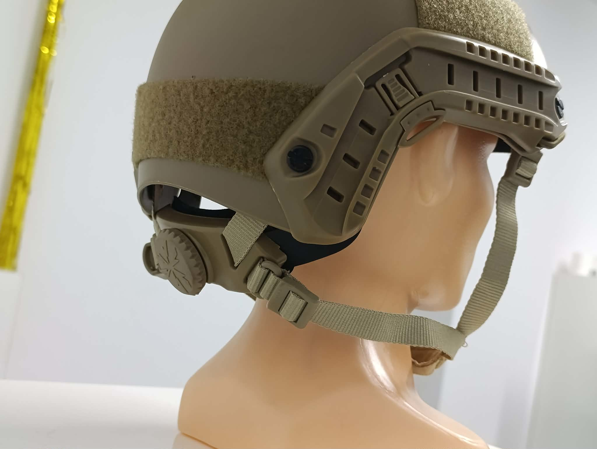 Nowe kaski Emerson Gear