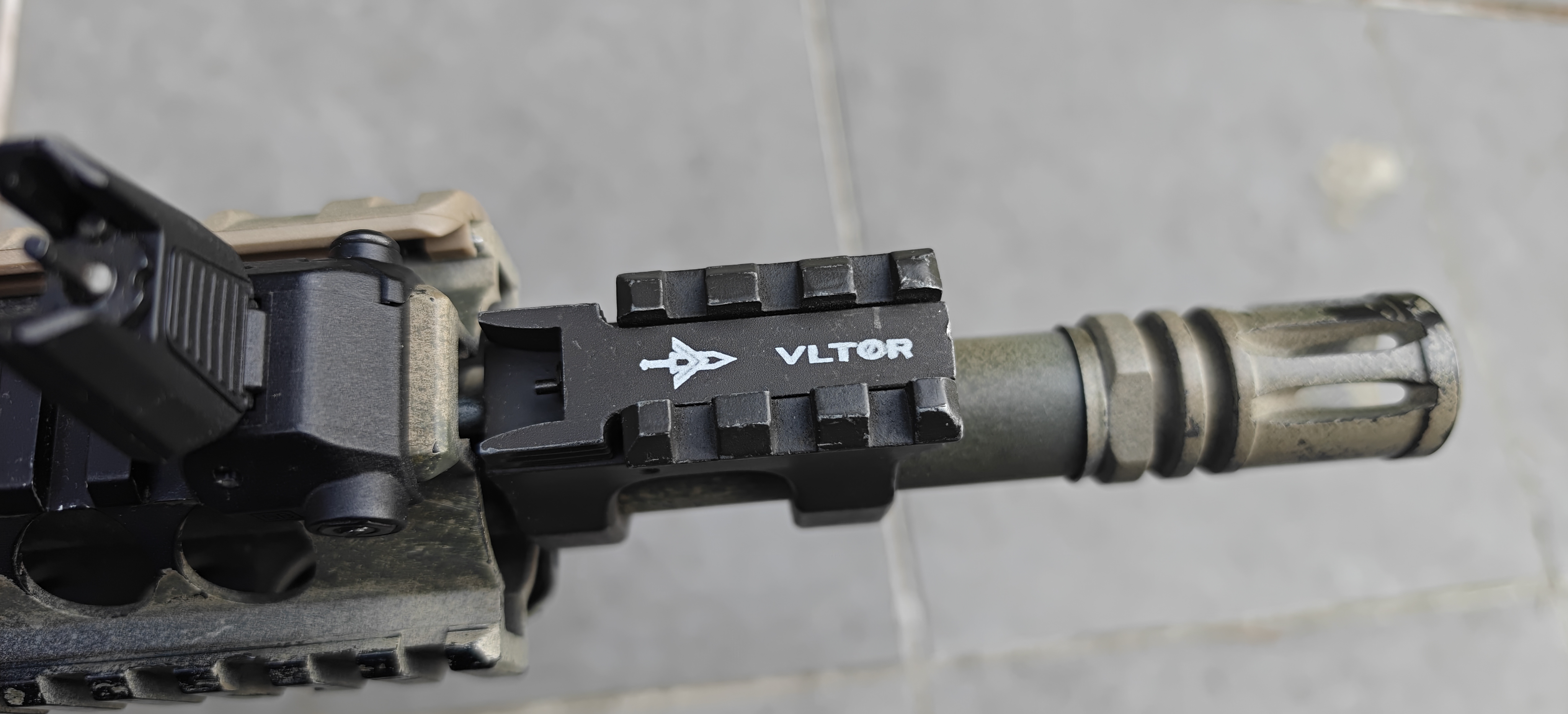 LMT DEFENDER 4 GATE TITAN KAC RAS Free Float