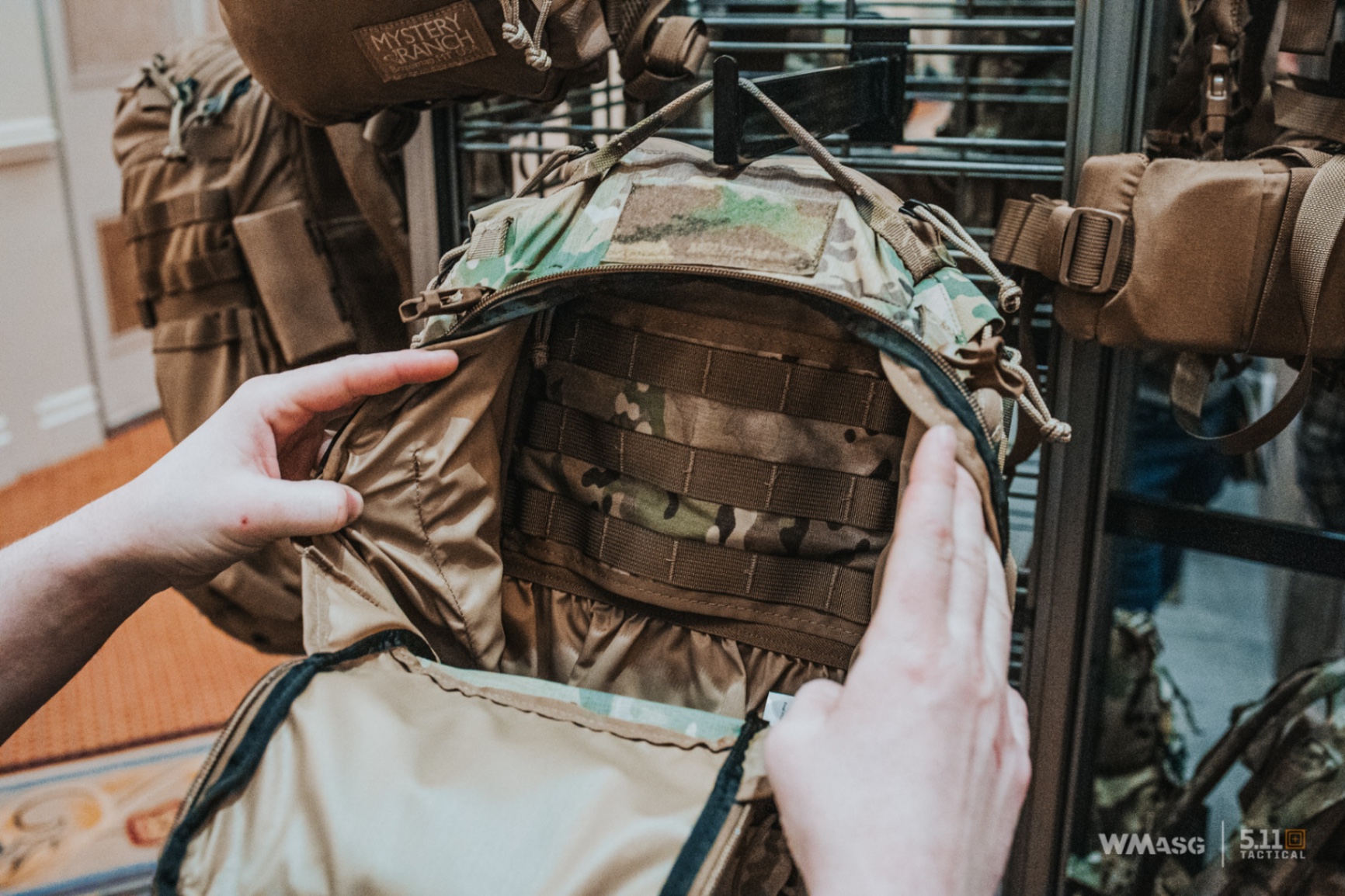 Mystery Ranch - Gunfighter Armor Attach na SHOT Show 2023