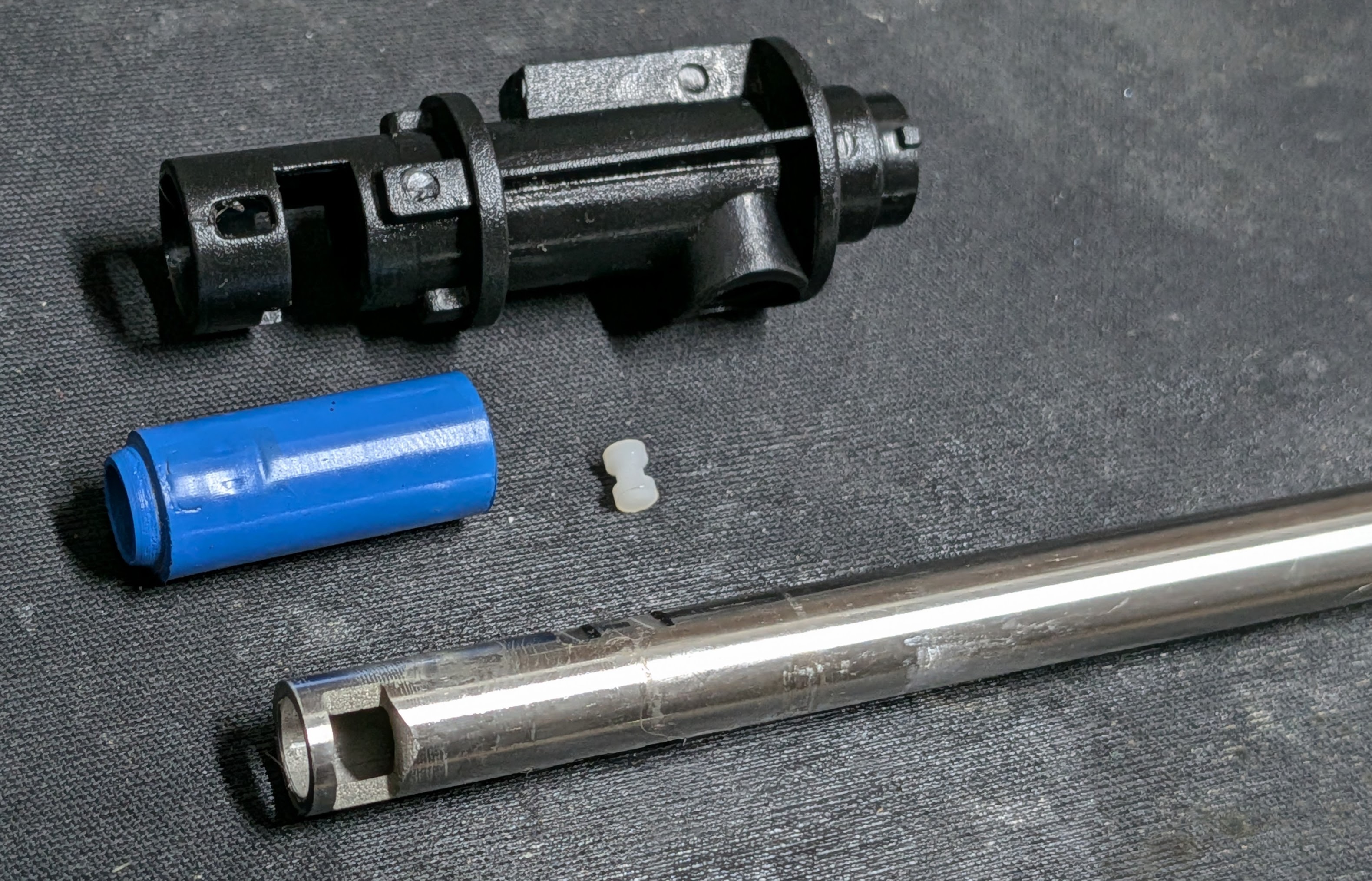 AUG A3 (Army Armament) po tuningu z dodatkami