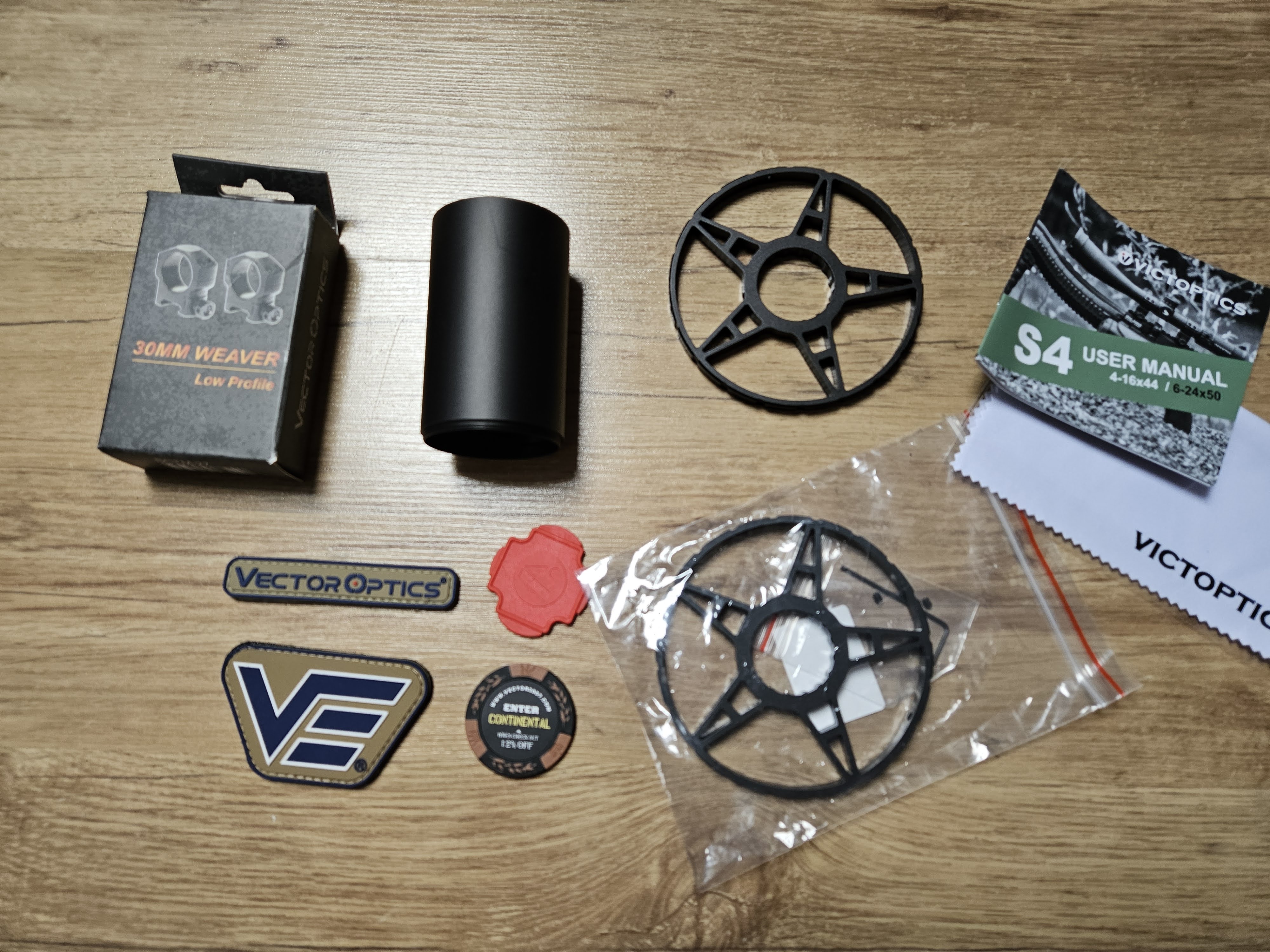 Akcesoria VictOptics osłona przeciwsłoneczna, montaż, pokrętło paralaksy Vector Optics