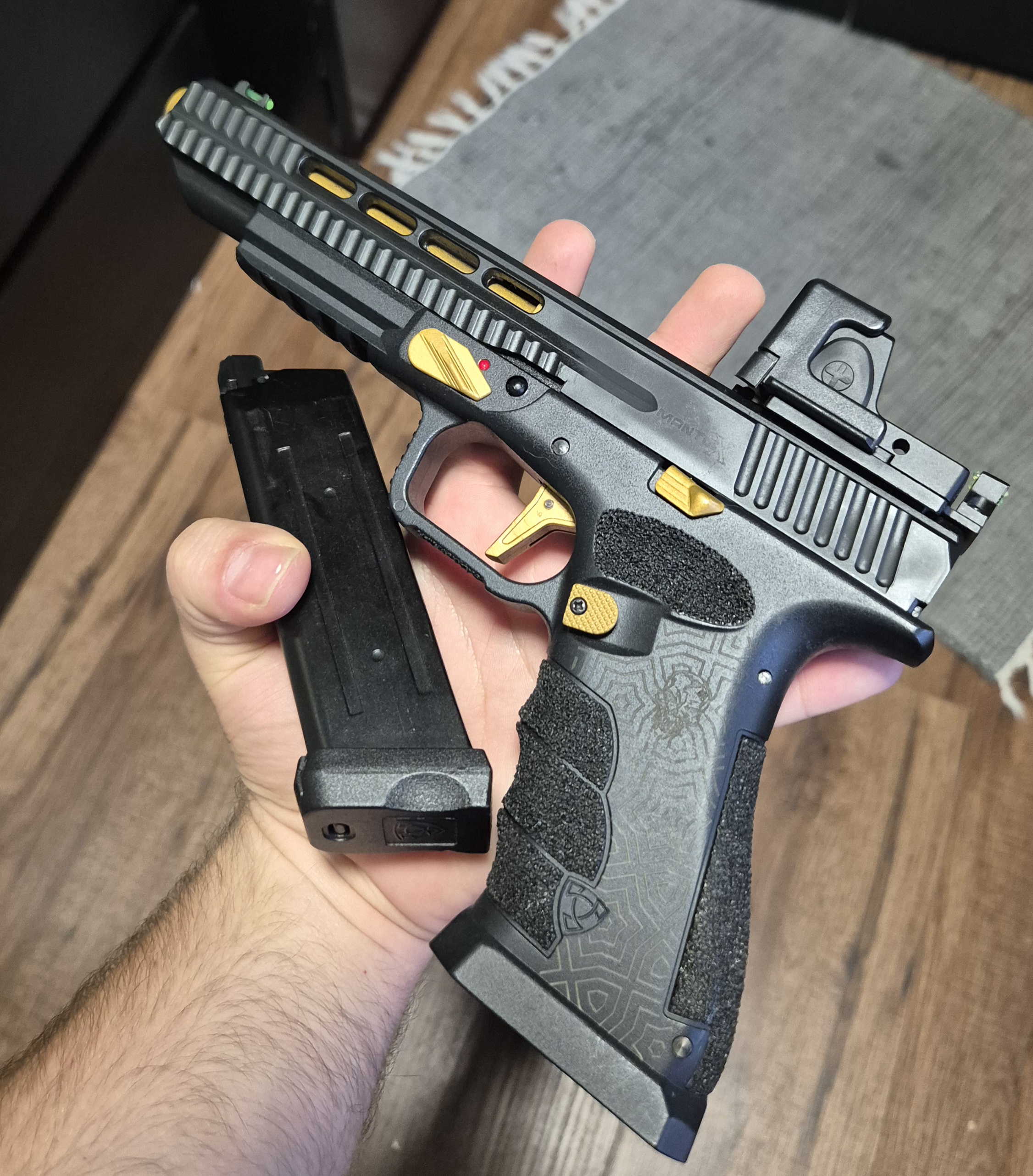 APS Mantis X Co2 z RMR