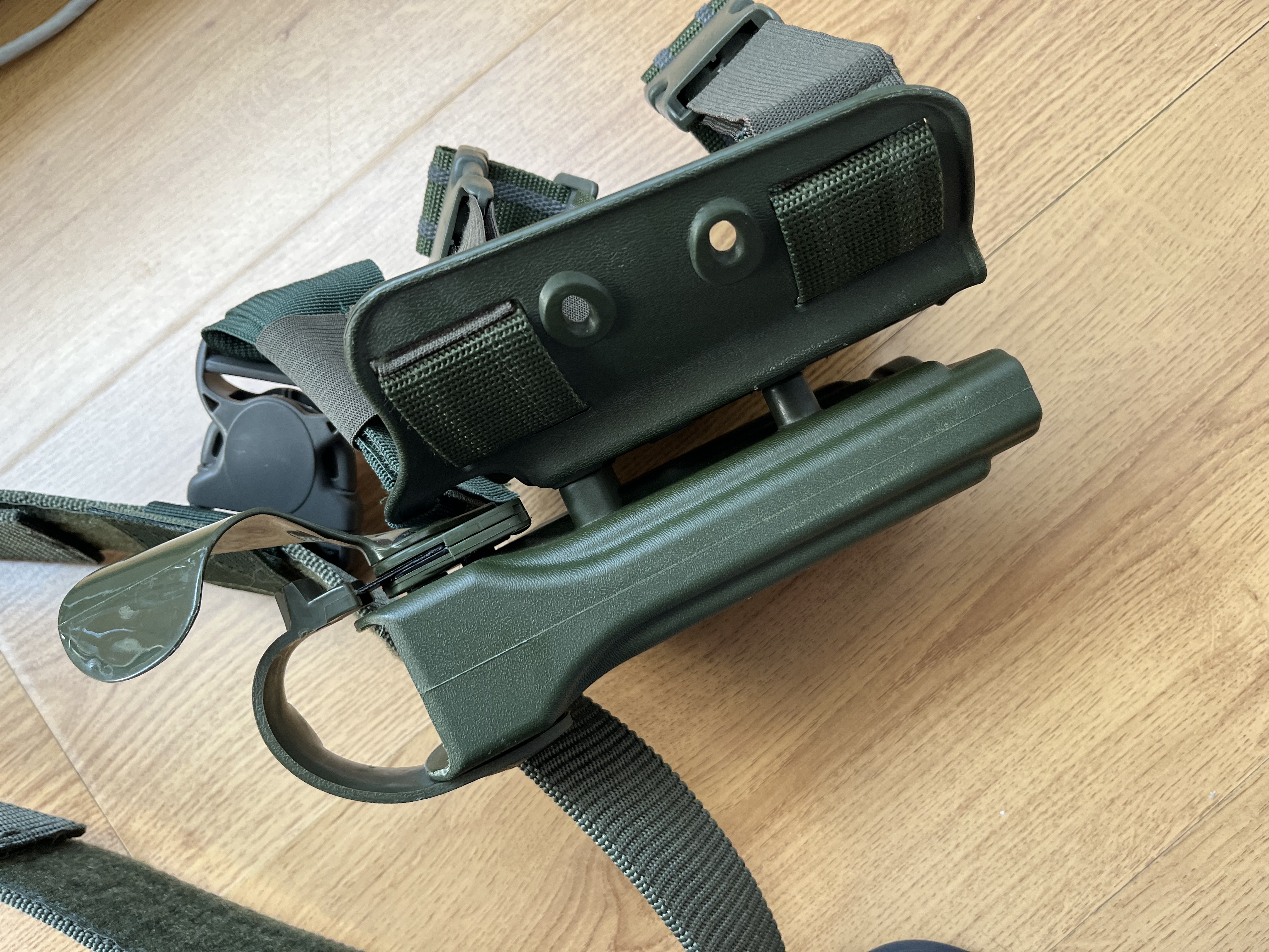 Oryginalna kabura Safariland HK USP + SureFire X200/X300 (Pas + Panel)