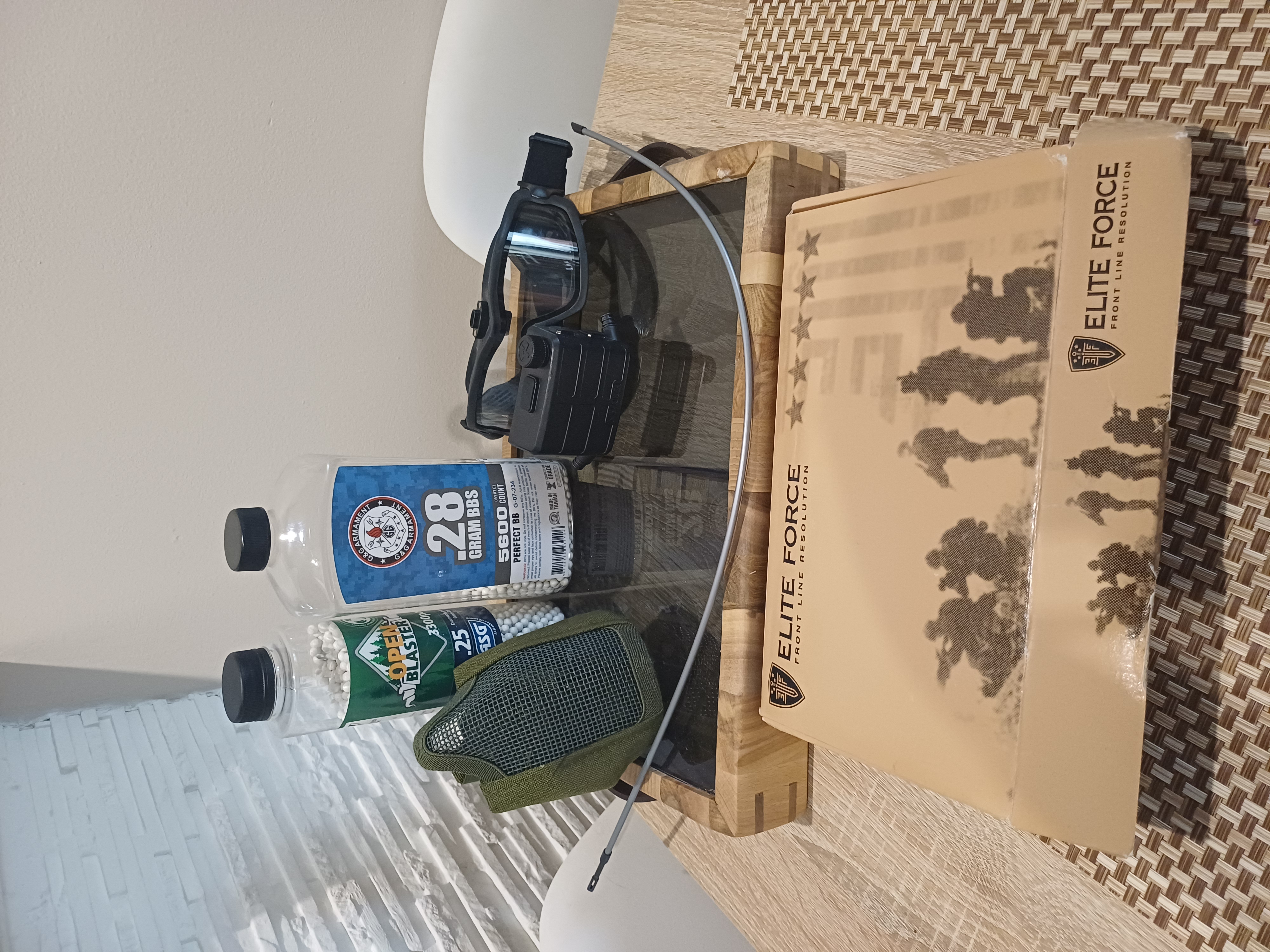 Zestaw ASG – repliki + oporządzenie (Specna Arms / Novritsch / Tasmanian Tiger)