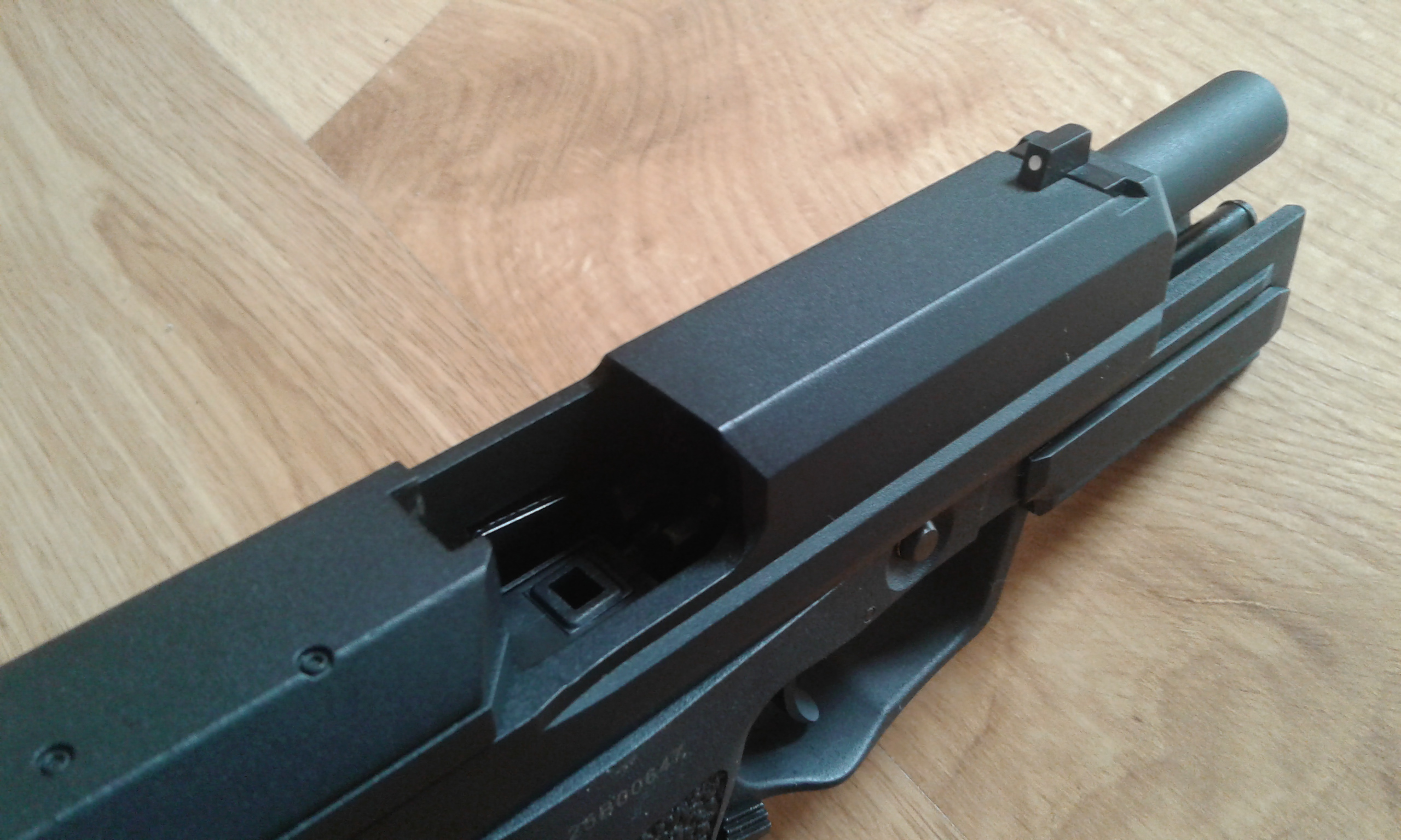 HK USP, SRC, jak NOWY