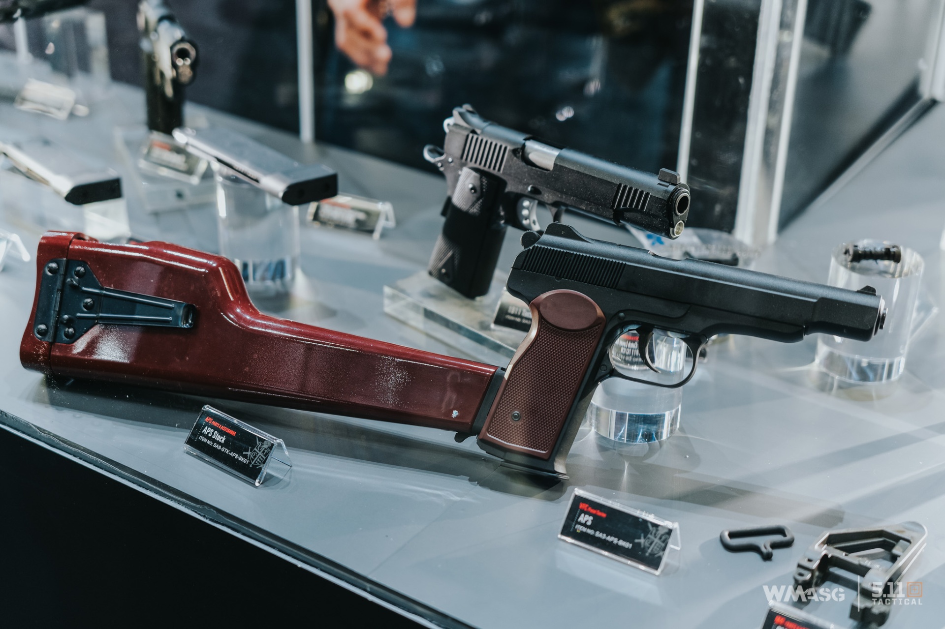 Nowy prototyp repliki Vega Force Company na targach IWA 2023