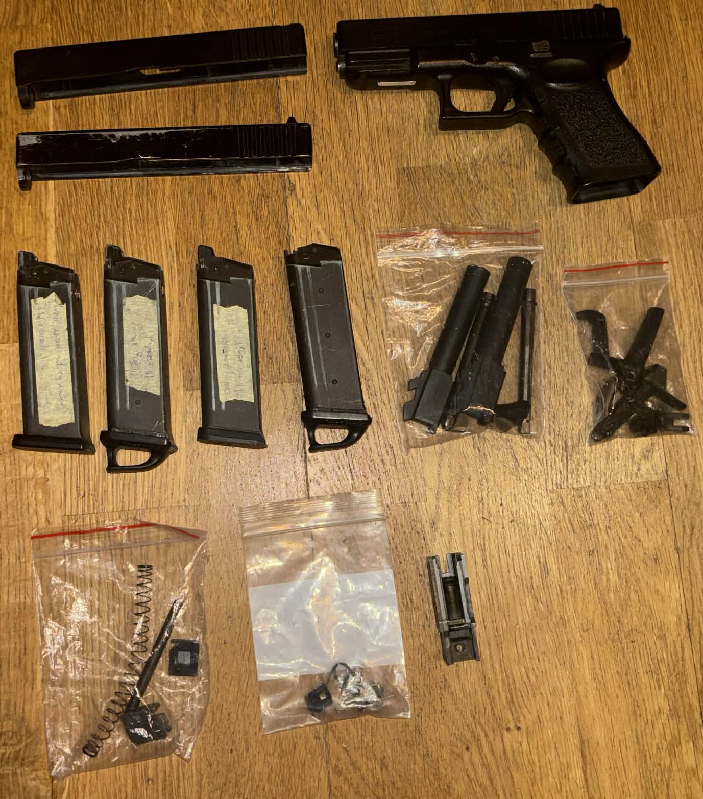 Glock 19+części od firmy Asg (Cena do dogadania) (,,Oddam za grosze")