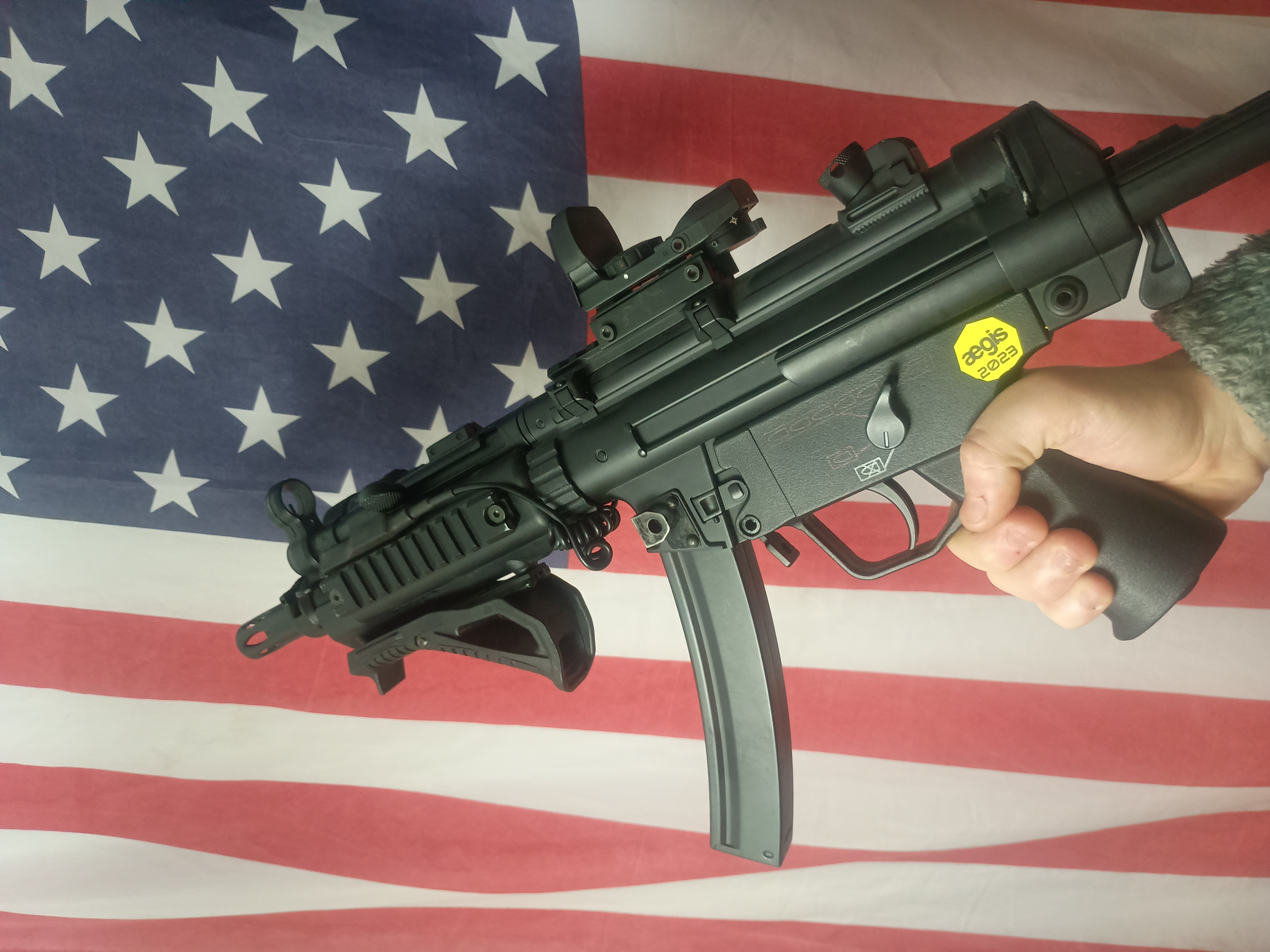 MP5 Cyma Zestaw (8magazynków+lipo)