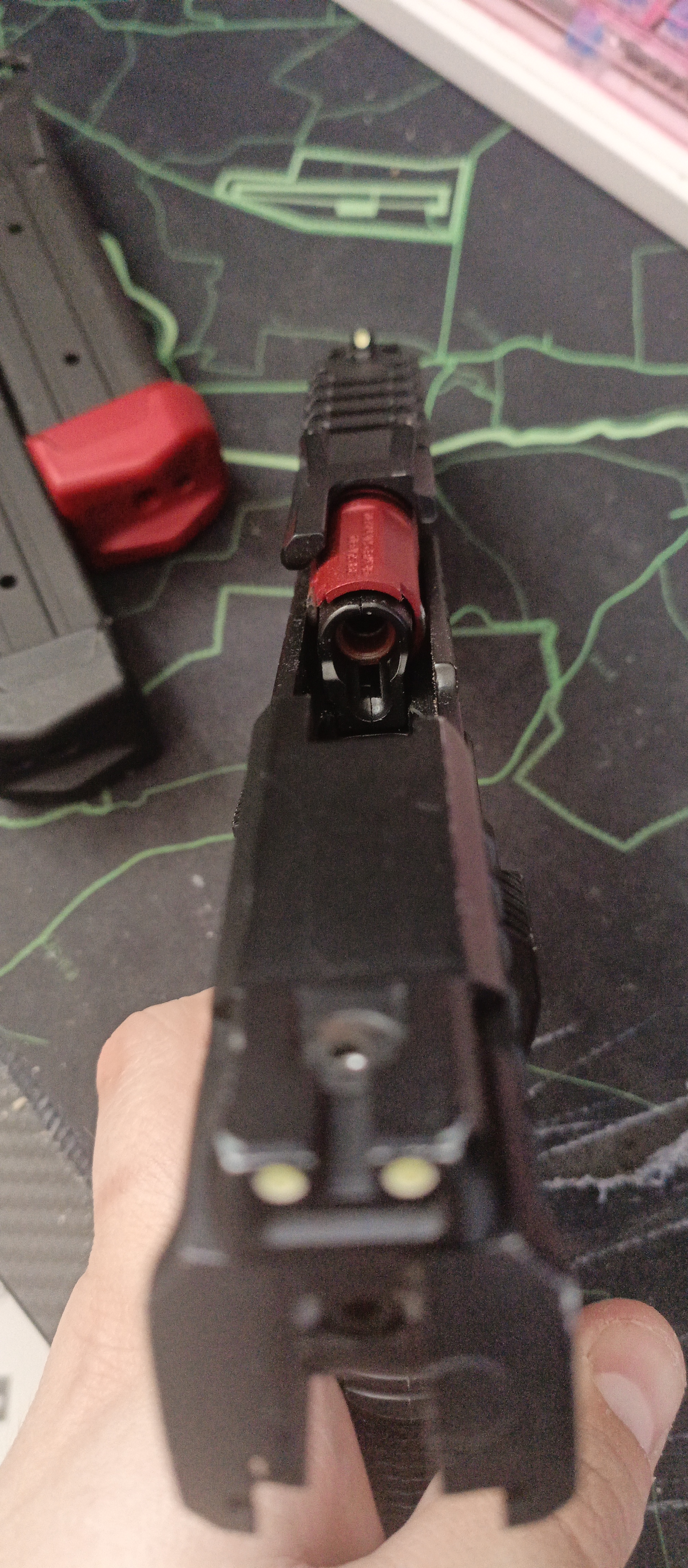 ICS Hi-capa carnotaurus + 2 magazynki CO2+ naboje CO2