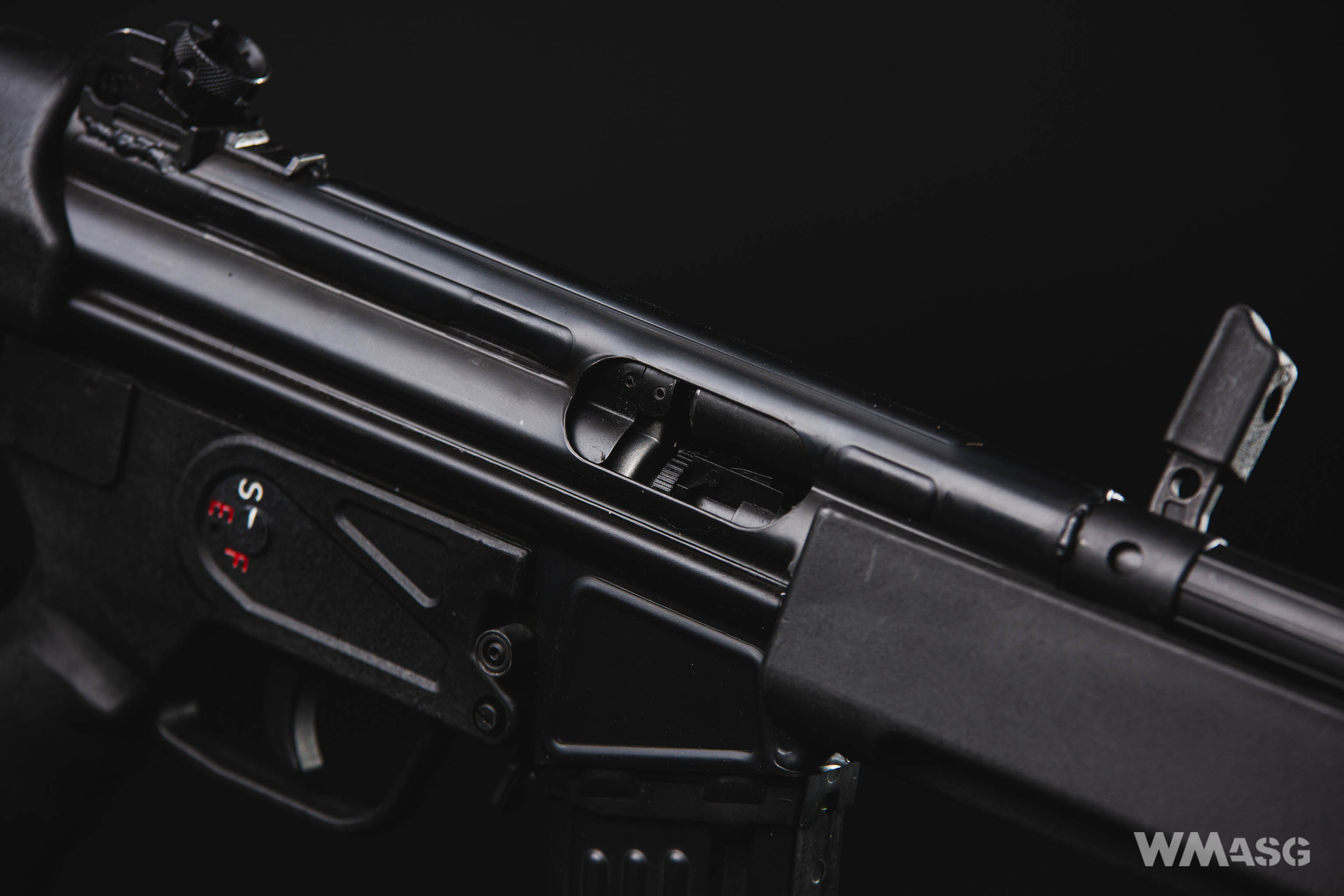 LCT LK-33A2 (HK G33) z zewnątrz