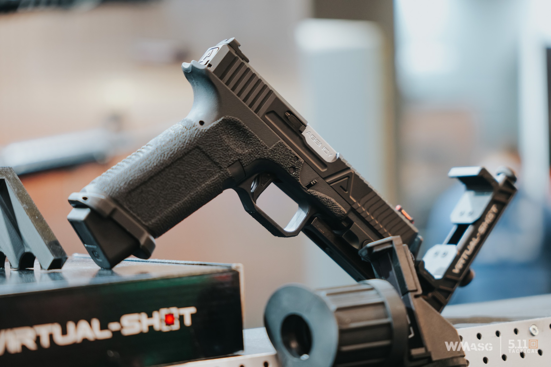 Red Wolf Airsoft z licencjonowanymi produktami własnej produkcji.