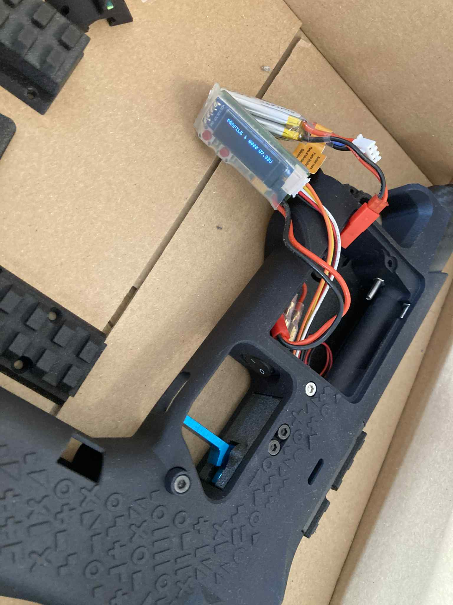 Pistolet maszynowy HPA wielkości pistoletu z silnikiem HPA