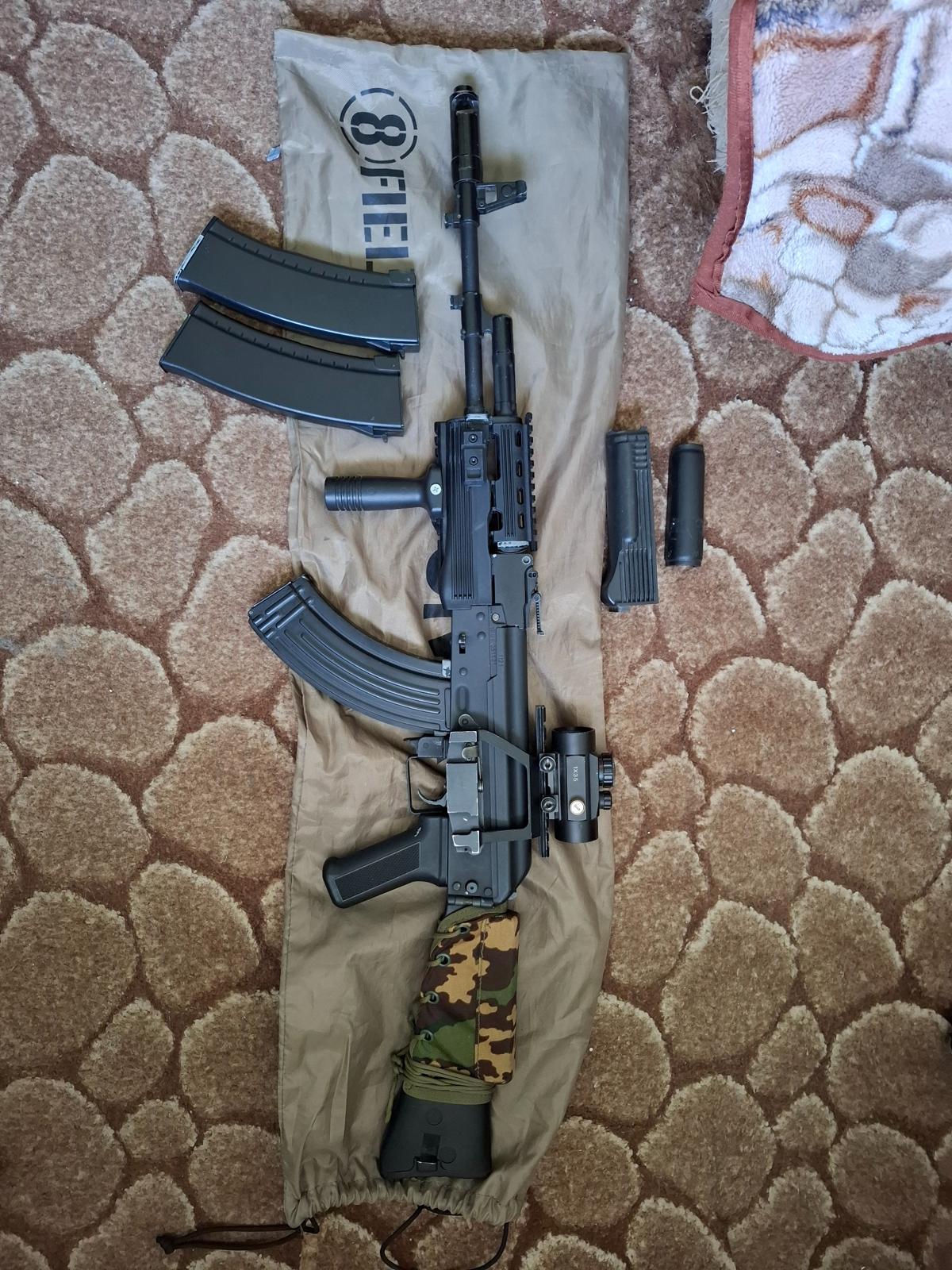 Sprzęt ASG (kilka replik, mundur i rzeczy do ASG)