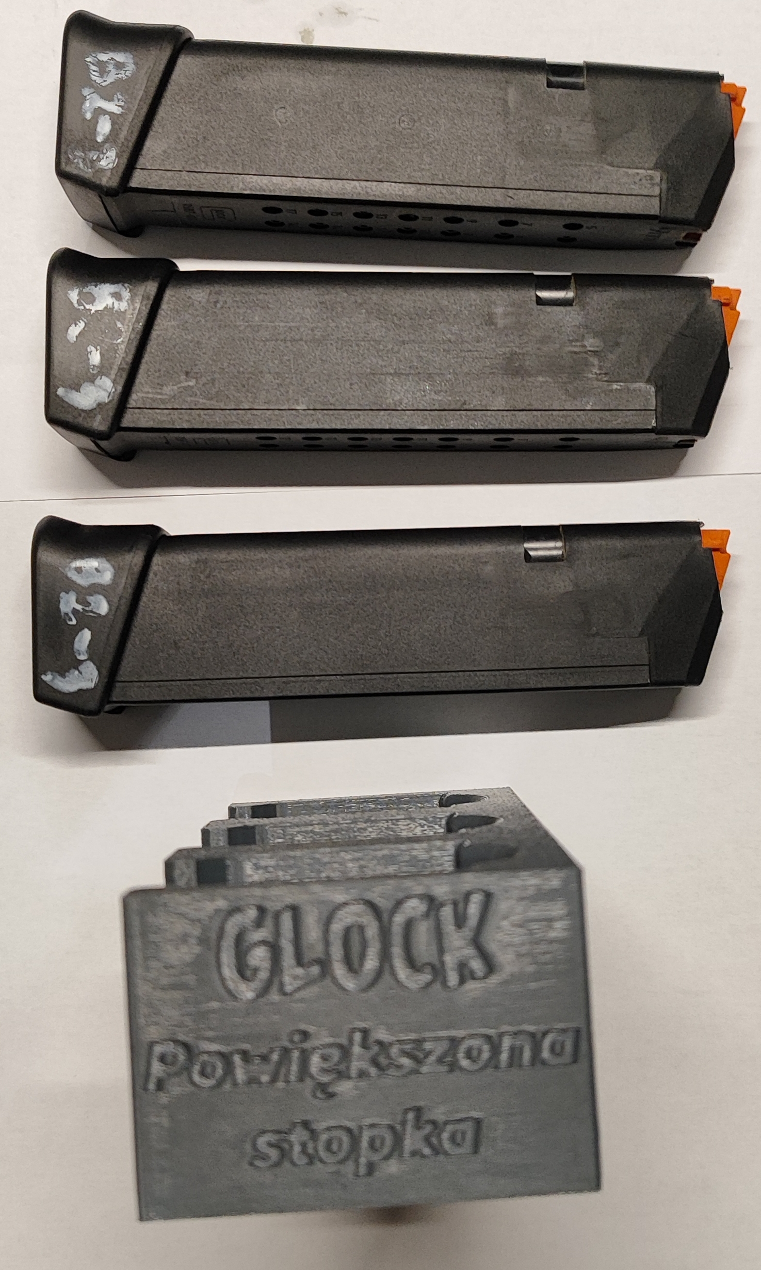 Zestaw magazynków Glock 17 plus 2 z uchwytem magnetycznym