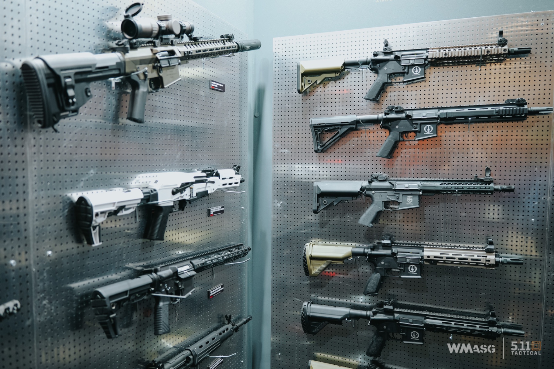 Red Wolf Airsoft z licencjonowanymi produktami własnej produkcji.