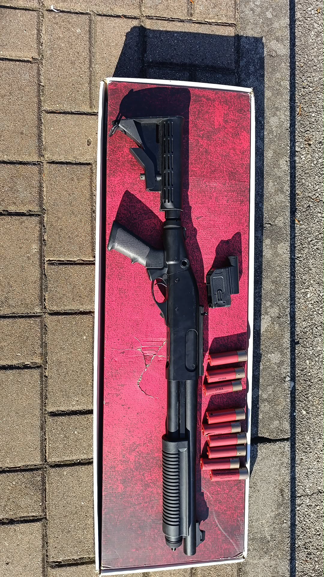 strzelbę M8871 Golden Eagle z 10 shells
