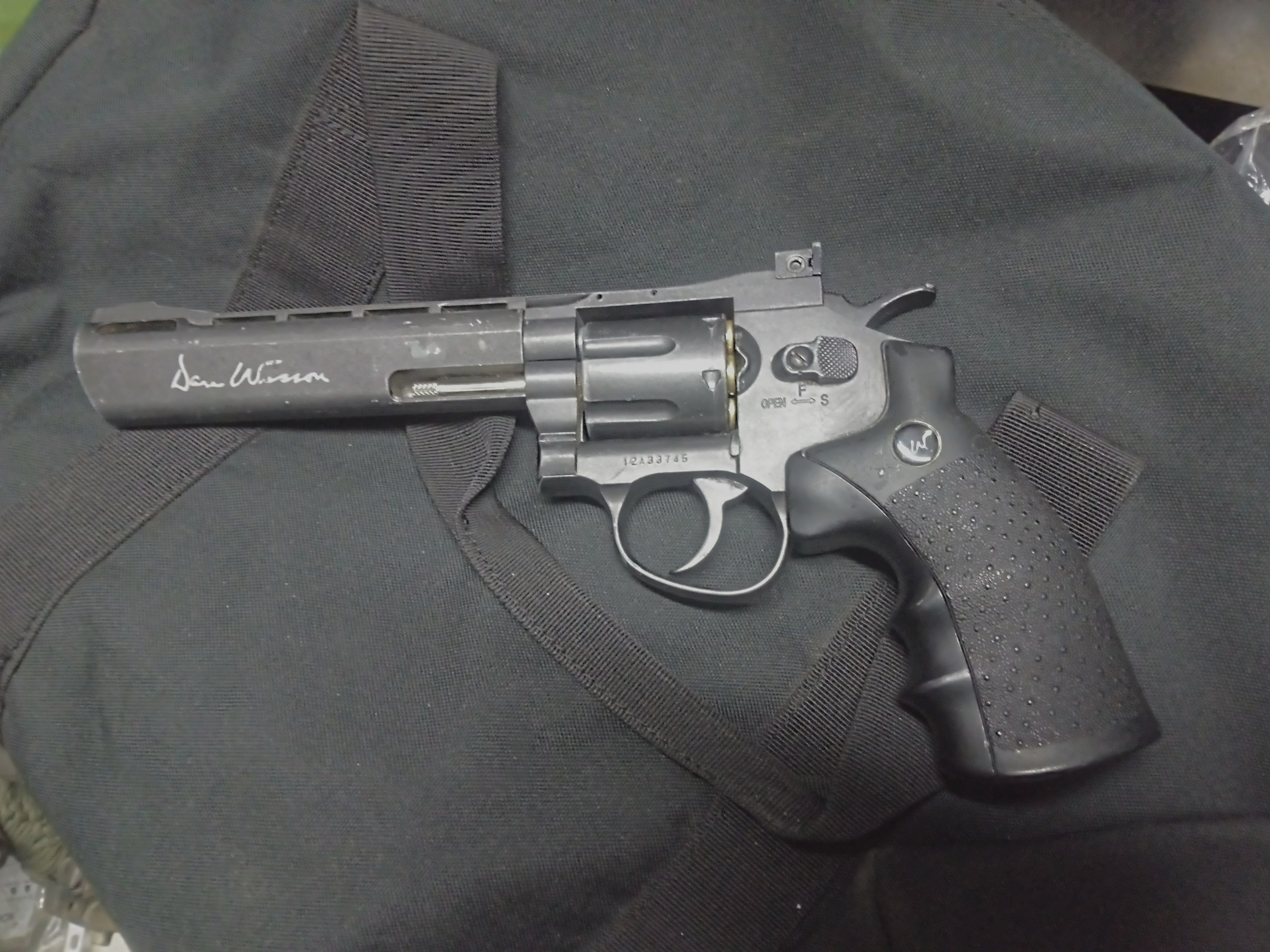 zestaw 2 x rewolwer DAN WESSON na CO2, łuski, rewolwery 6" i 8" calowe