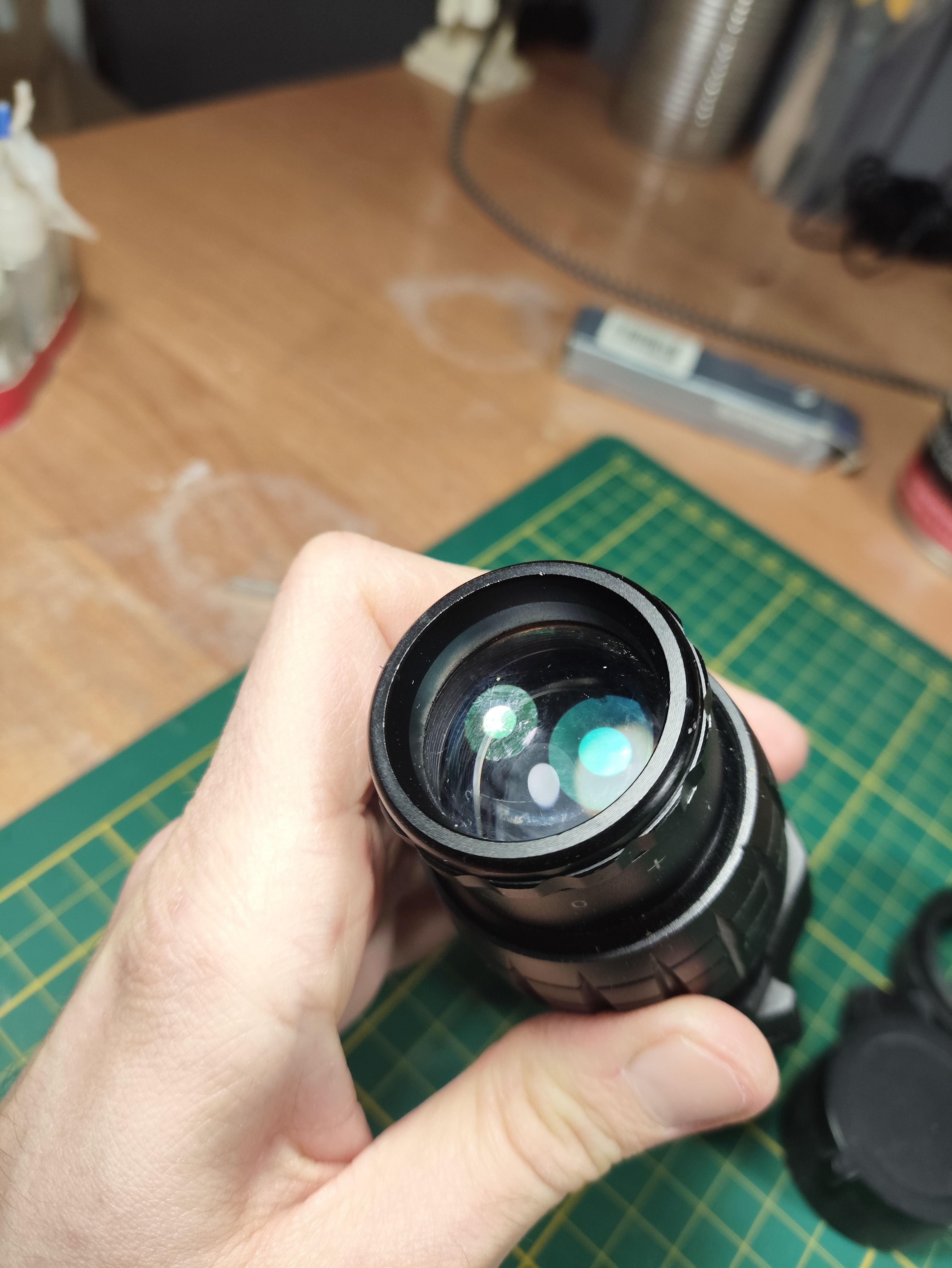 Magnifer w stylu Eotech