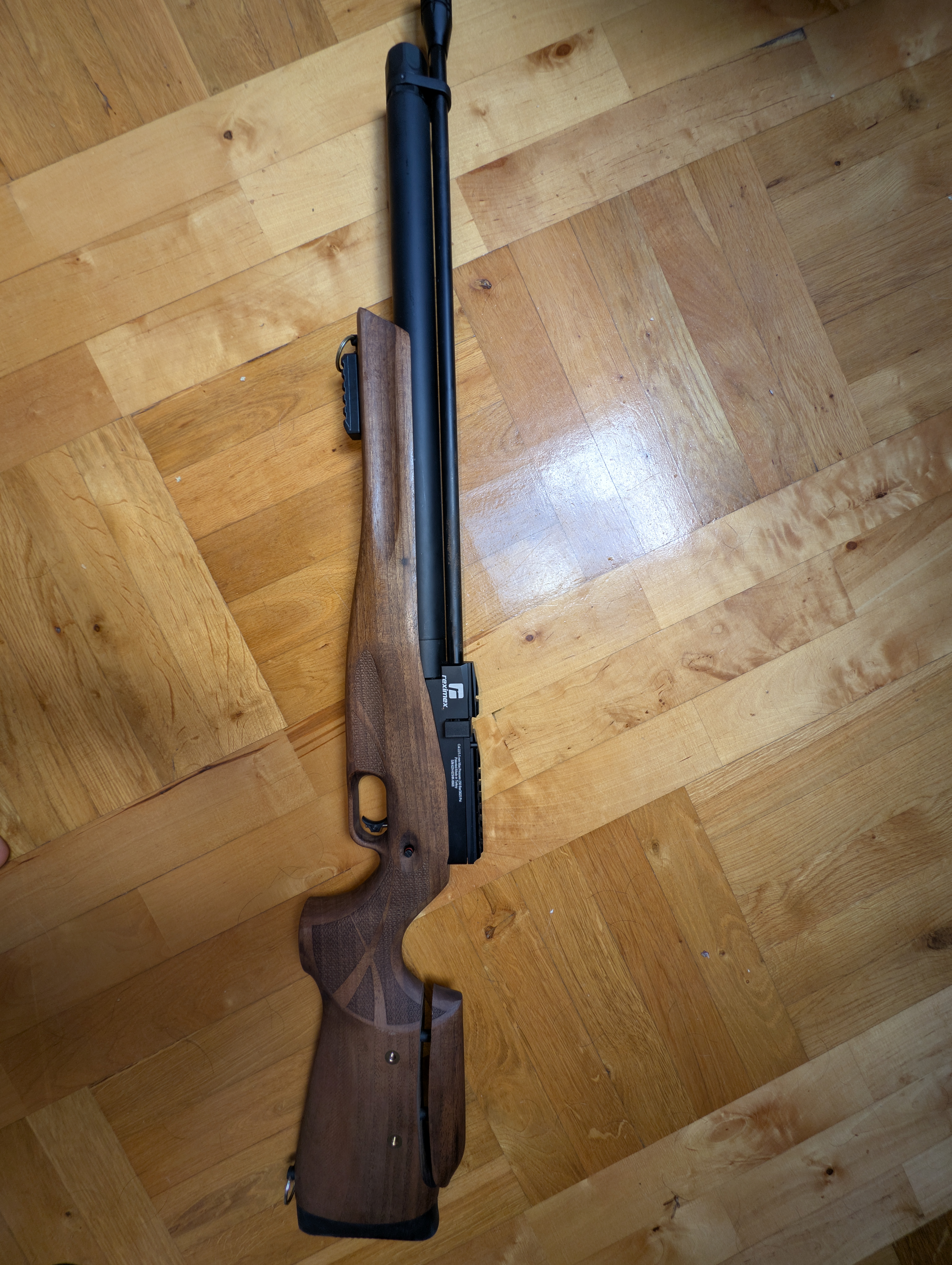 Wiatrówka PCP Reximex Apex 5,5 mm (.22) Drewno – Zestaw, Stan BDB!