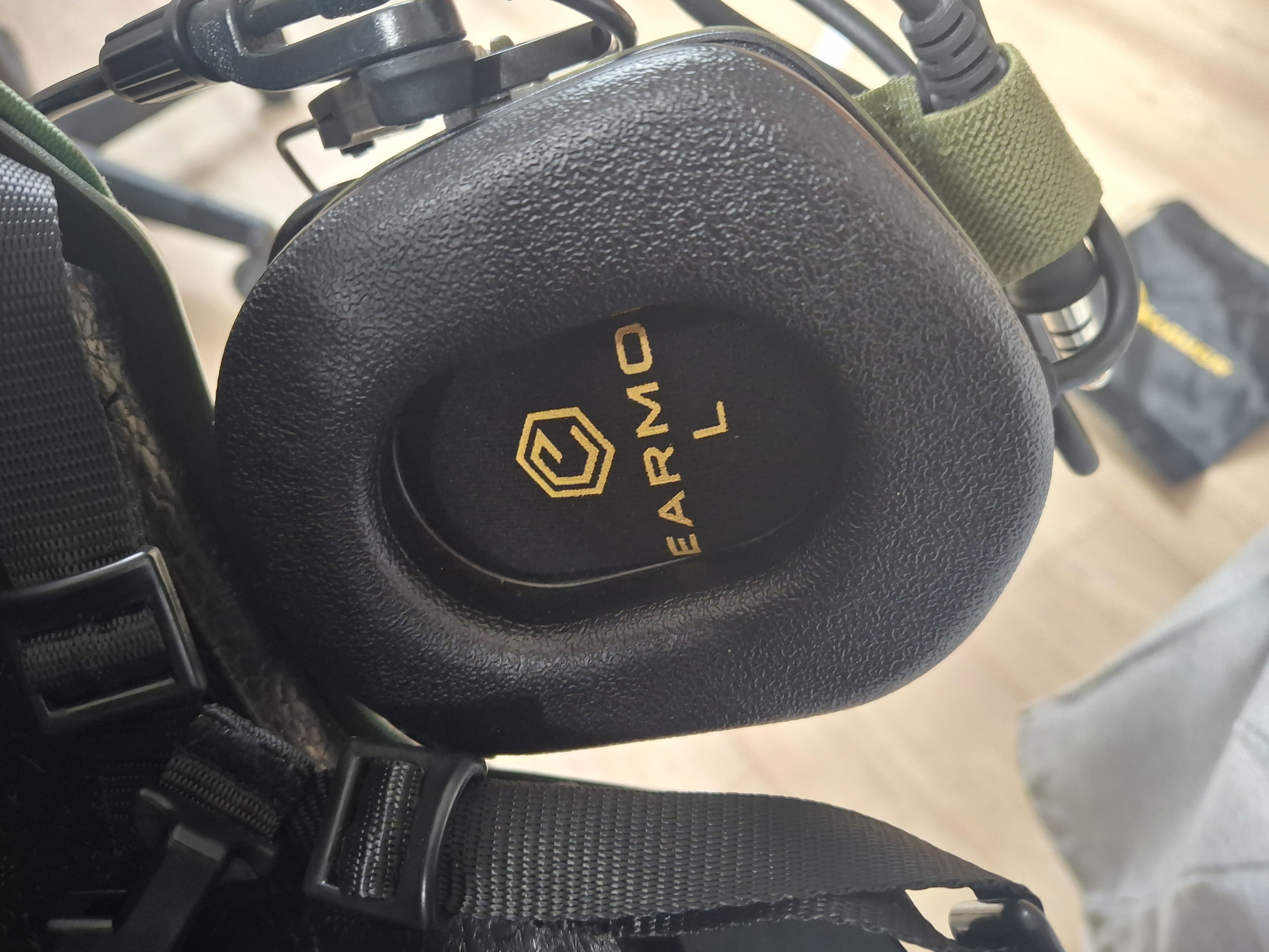 Earmor m32 mod4 z chełmem fast