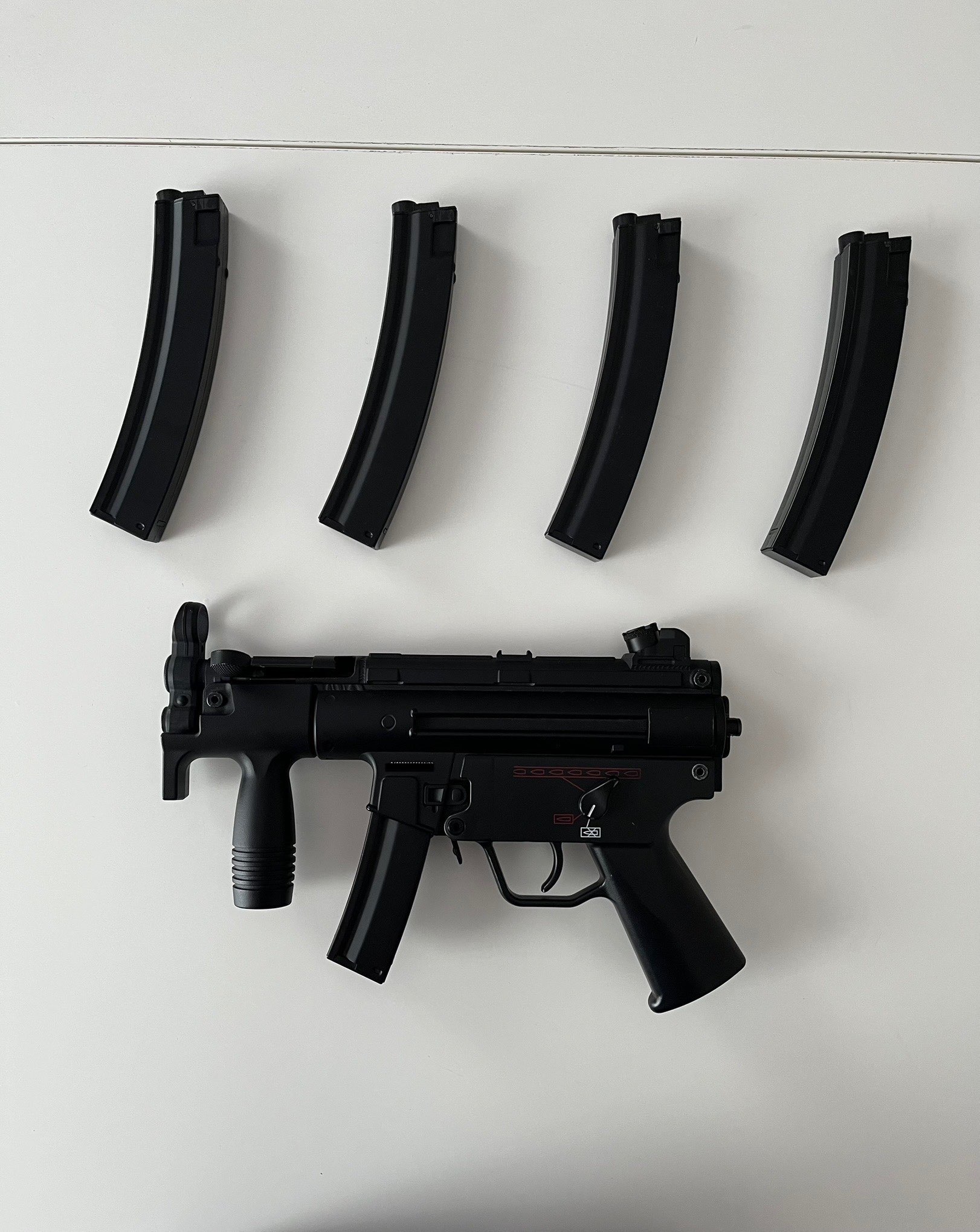 Pistolet maszynowy MP5K AEG JG201 + 4 magazynki