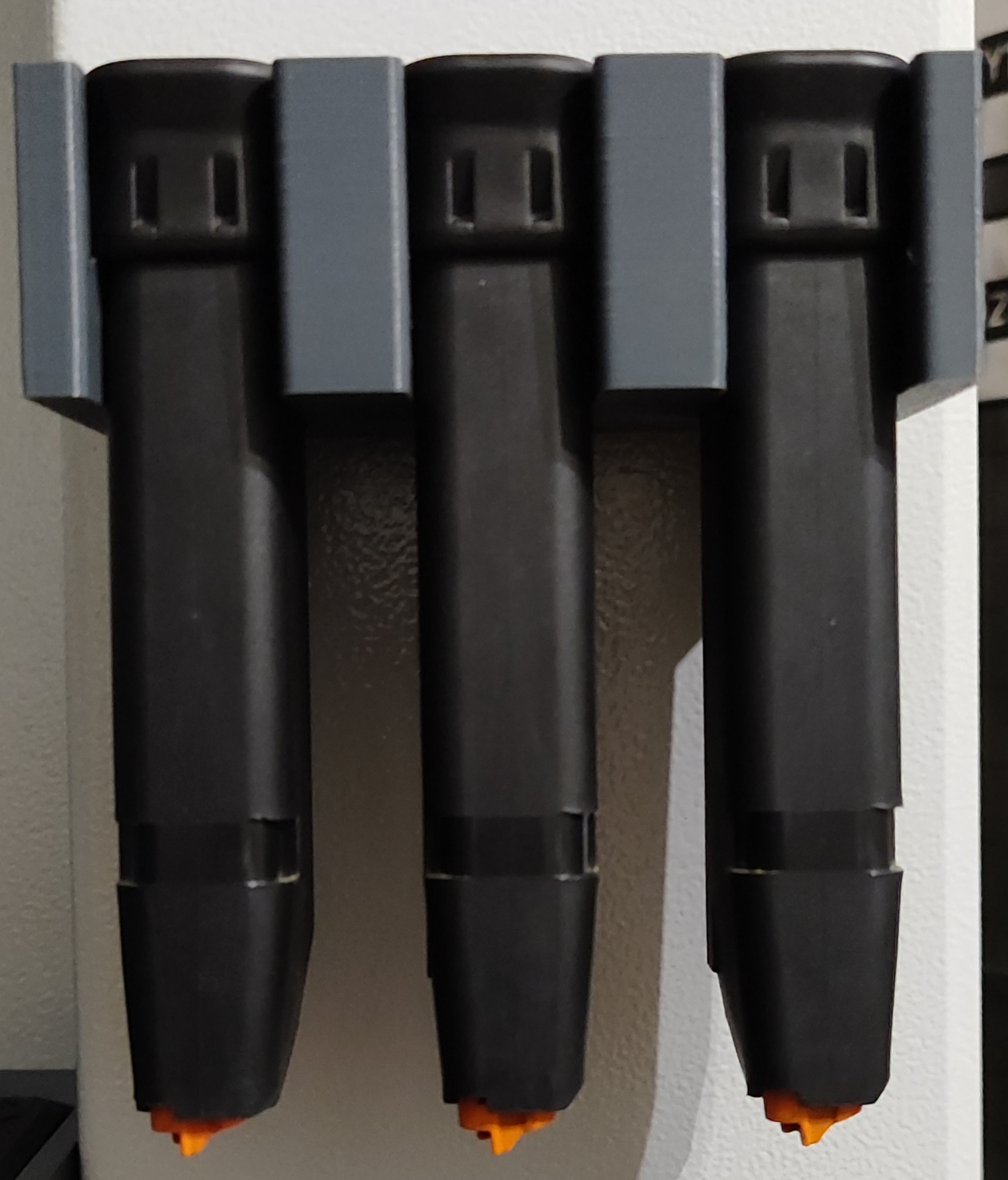 Zestaw magazynków Glock 17 plus 2 z uchwytem magnetycznym