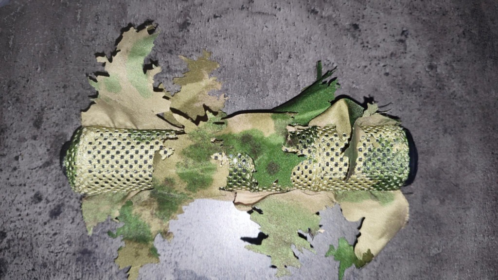 Ghillie Novritsch Everglade (ATACS FG) + pokrowiec na hełm + maskowanie na tłumik ZESTAW