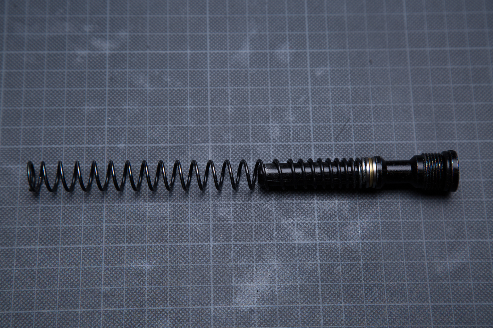 Cyma CM.098A - wewnątrz