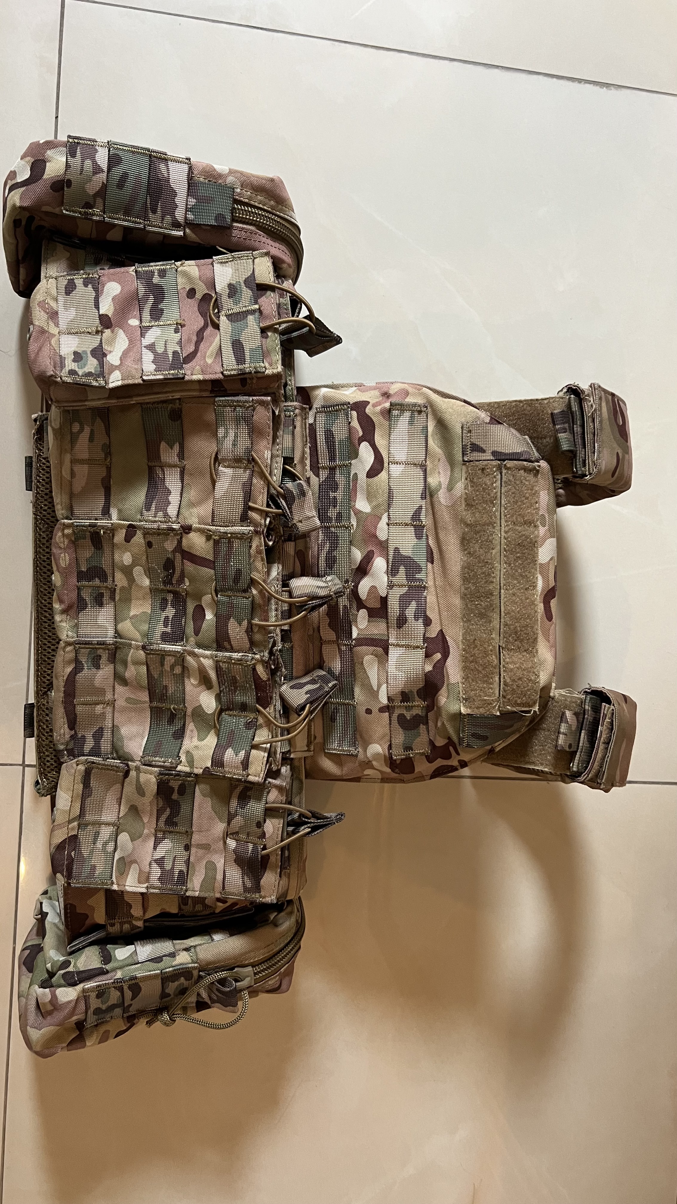 Kamizelka taktyczna Artex Multicam + ładownice MOLLE+ cargo+ atrapy płyt