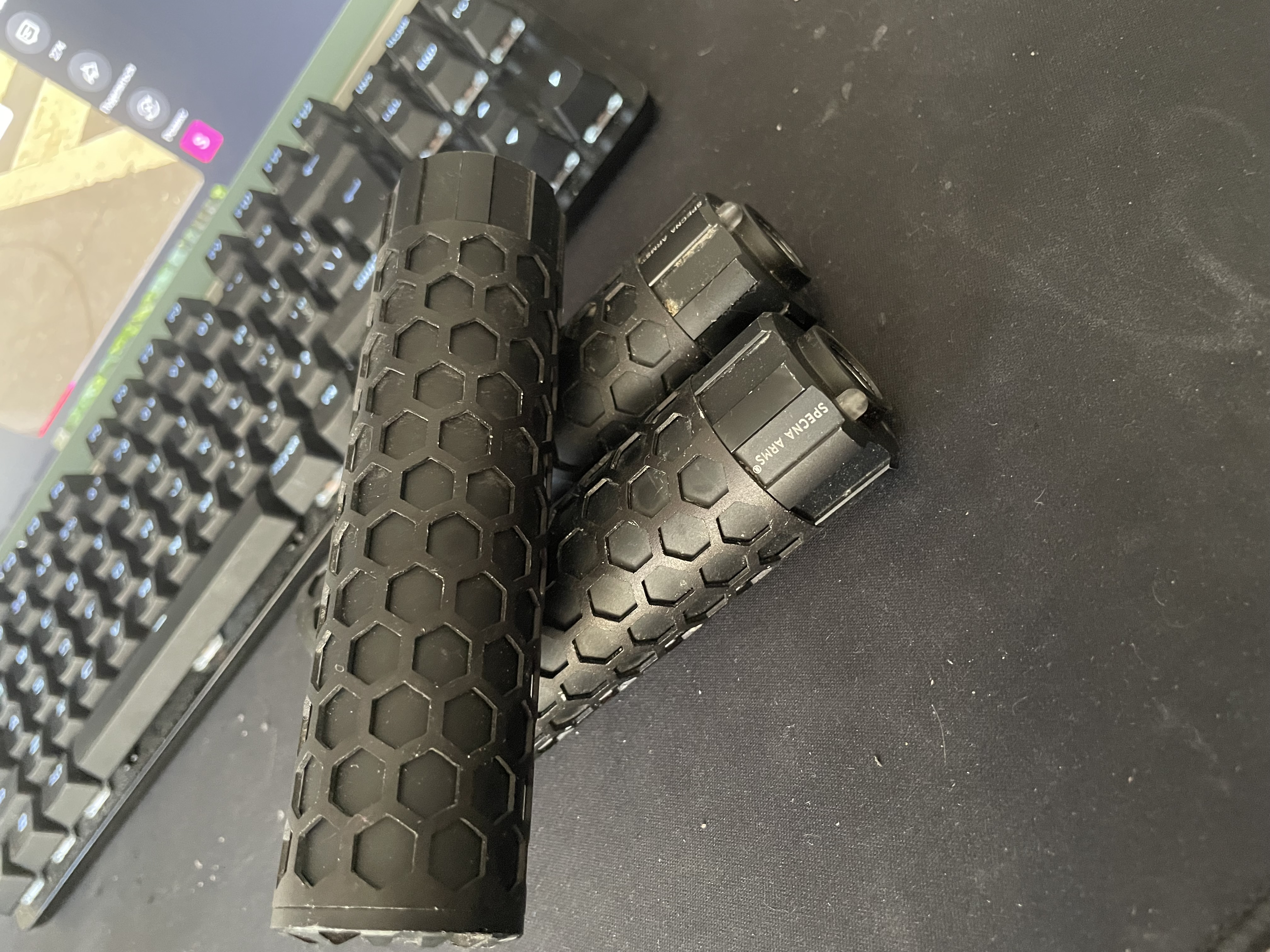 Tłumik Tracer Specna Arms - Honeycomb / Szyna 14mm CCW (Sztuka)