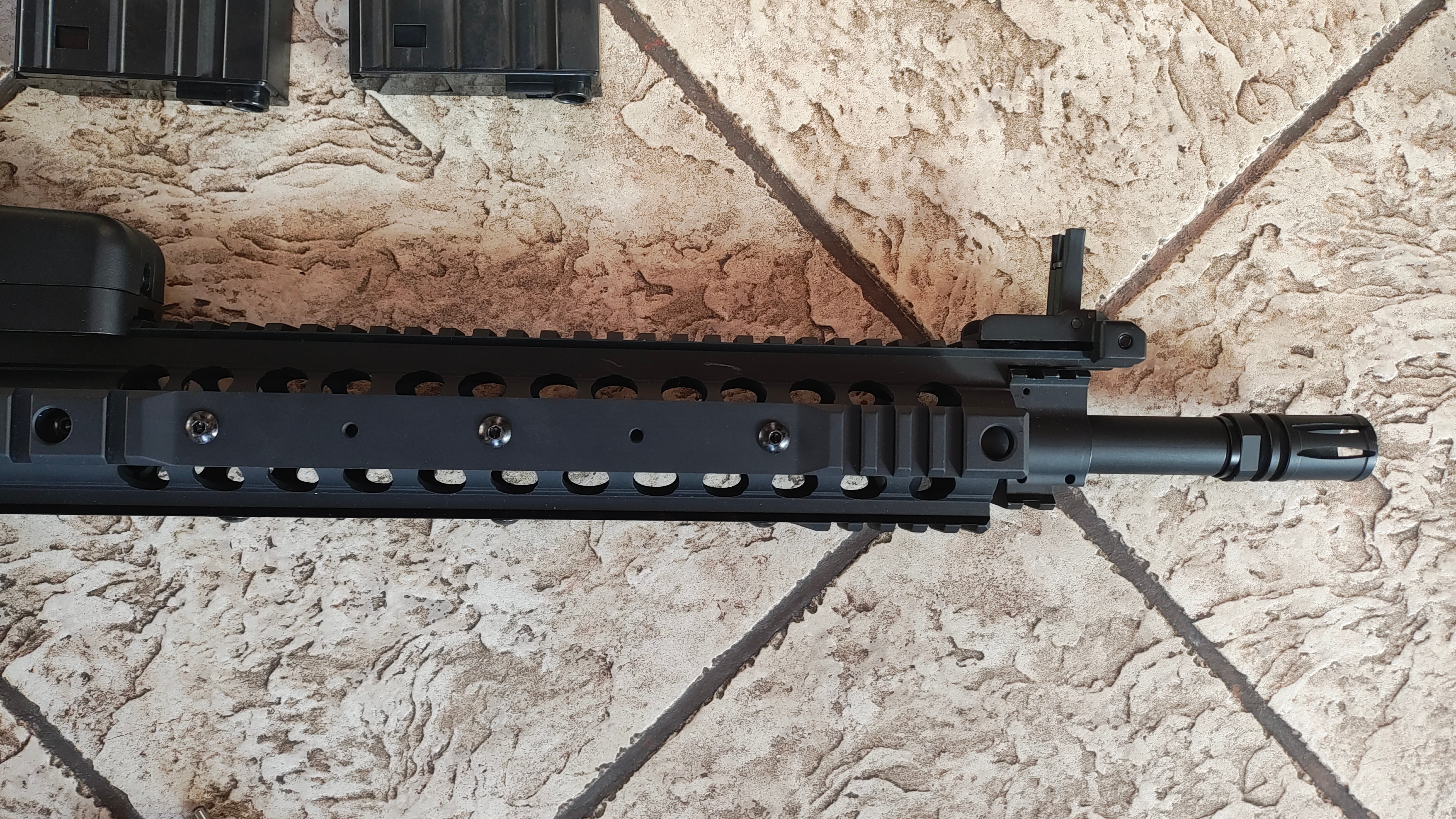 Specna Arms SA‑E36 Edge Kestrel ETU (AEG) + 5 magazynków, Li‑Po 11,1V, kolimator