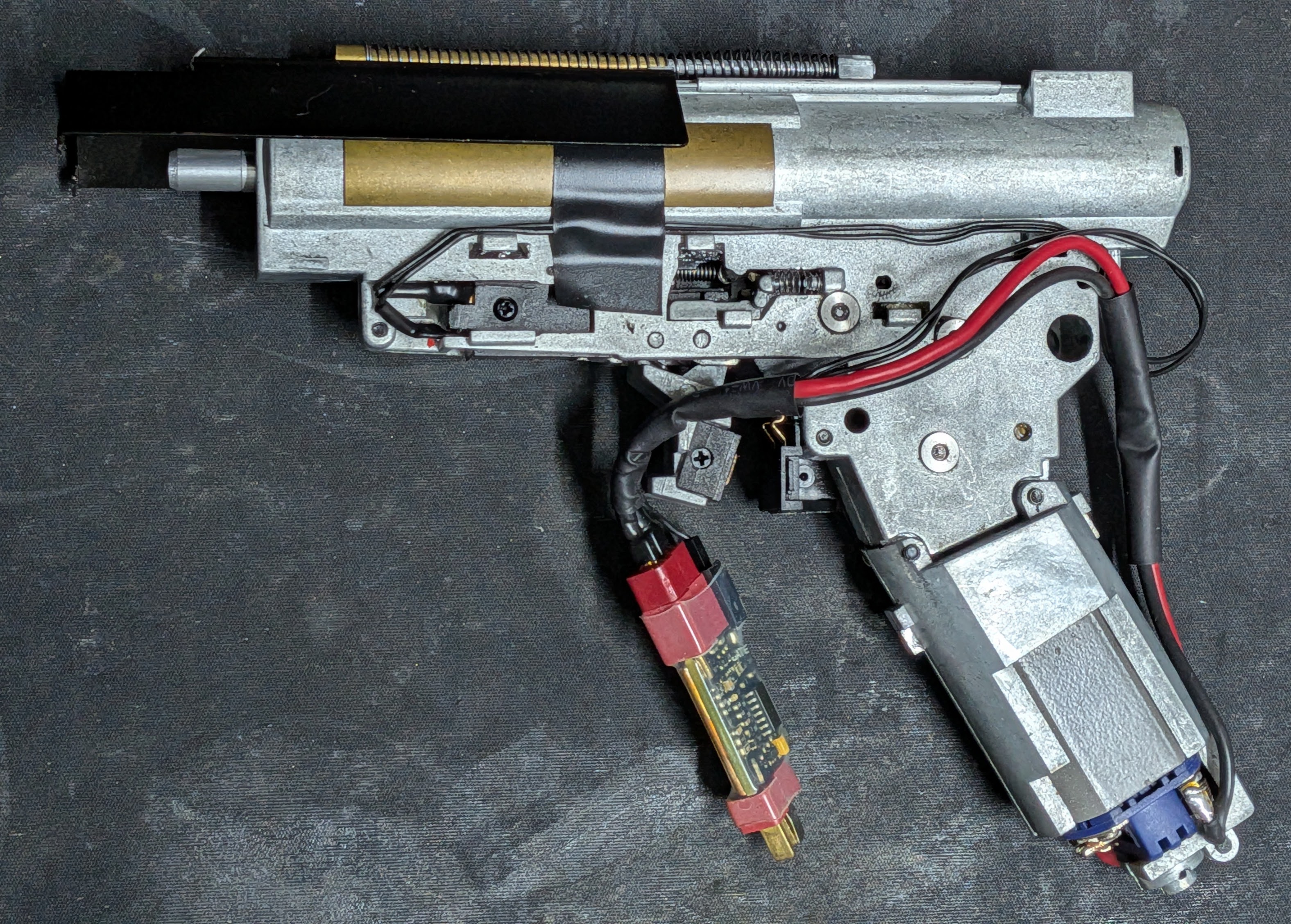 AUG A3 (Army Armament) po tuningu z dodatkami
