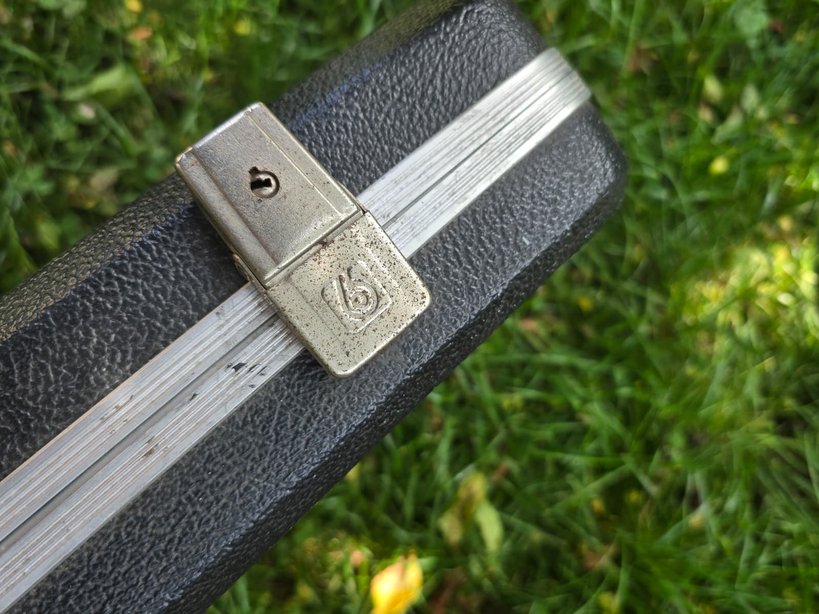 Walizka transportowa na broń długą / repliki ASG – 132 cm, sztywna, z pianką