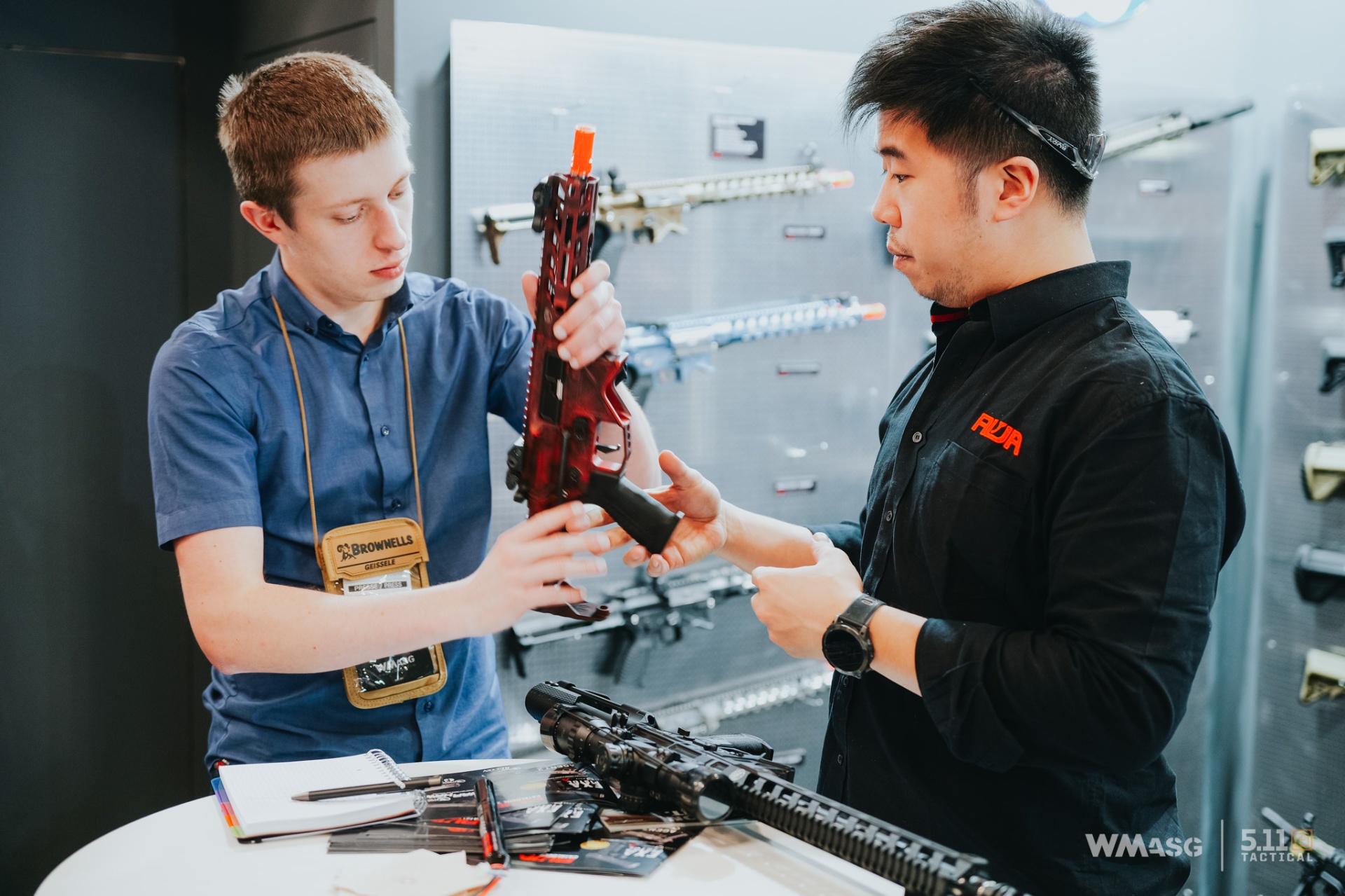 Red Wolf Airsoft z licencjonowanymi produktami własnej produkcji.