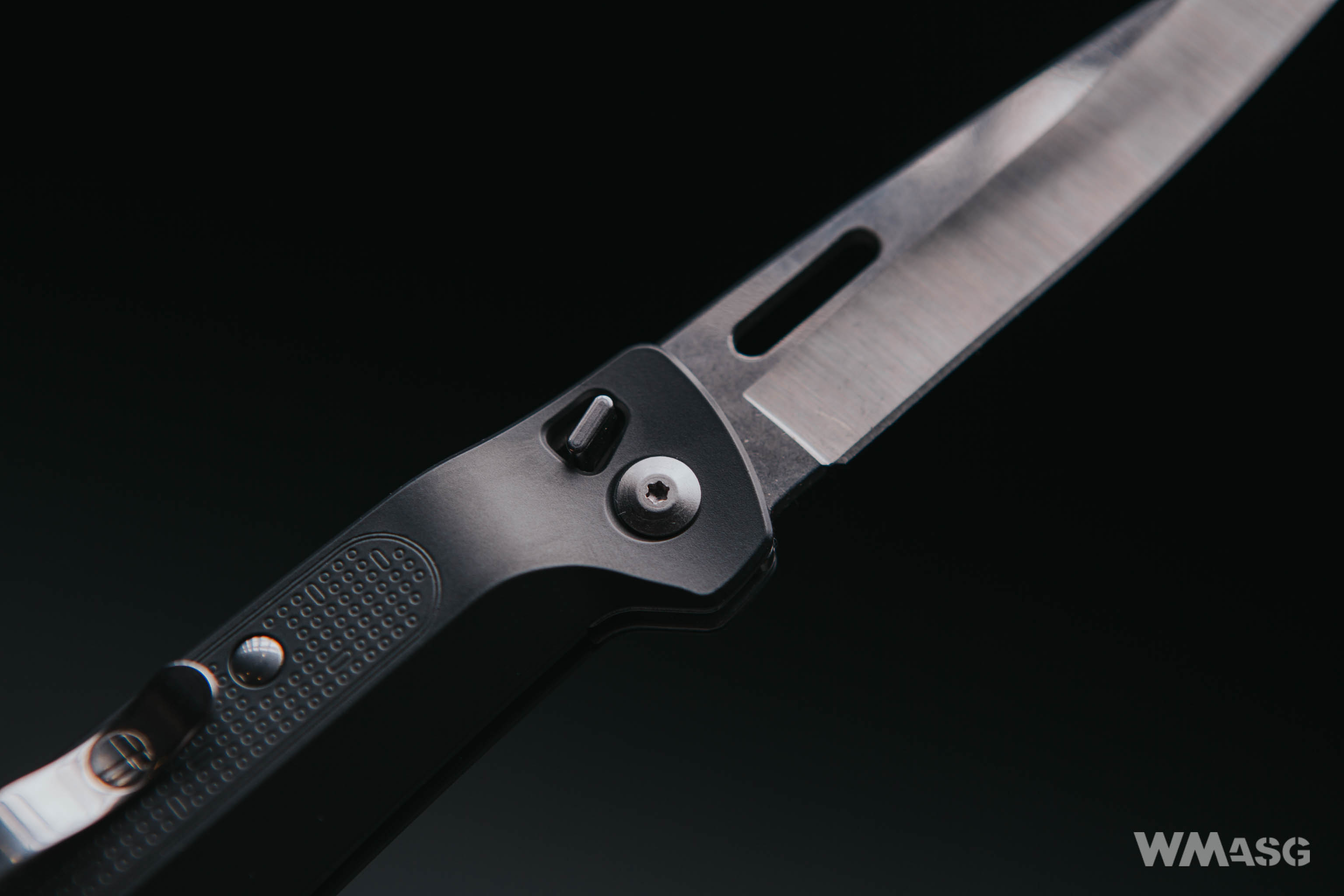 Leatherman FREE K4 (stiudio)